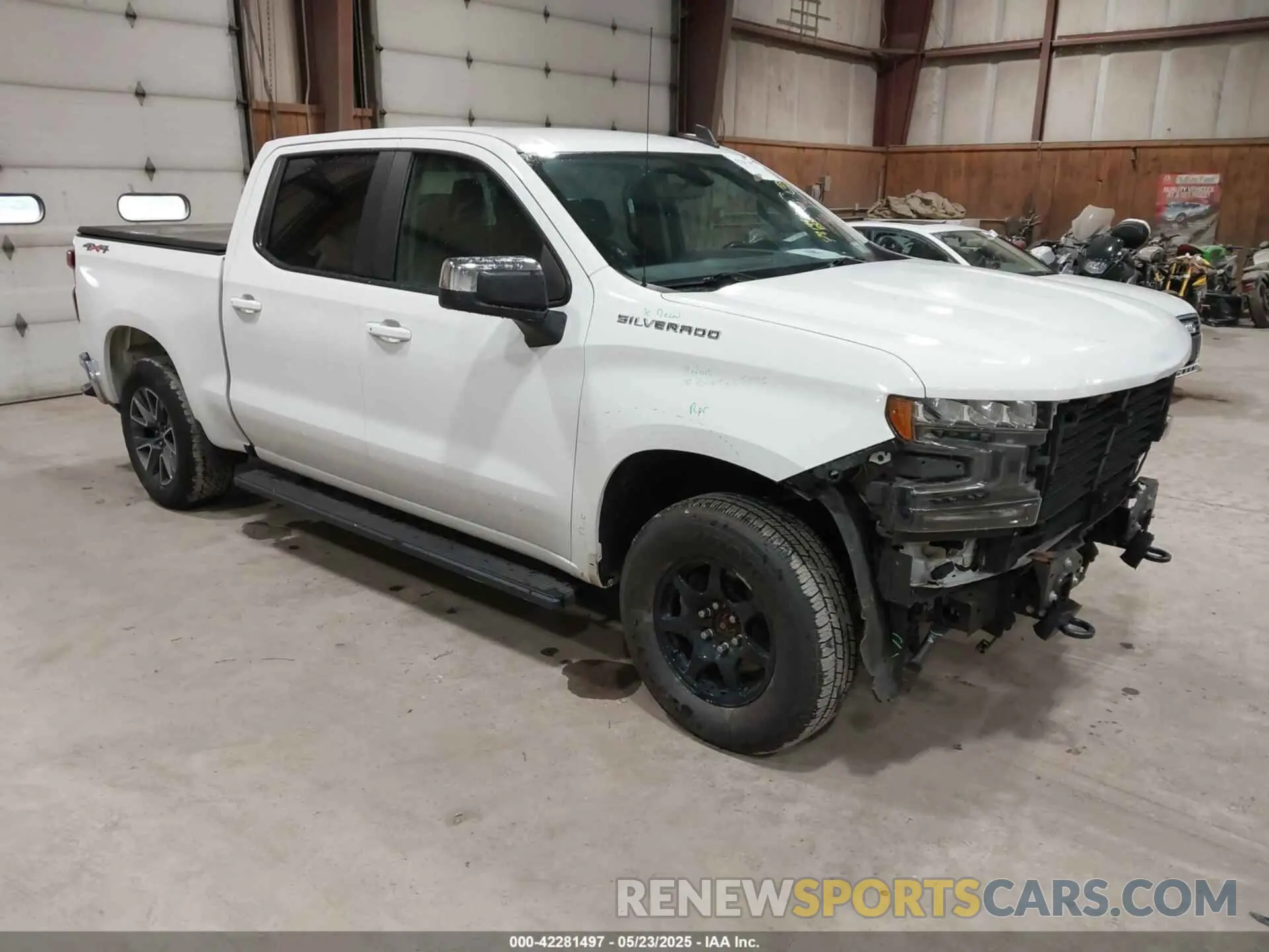 1 Photograph of a damaged car 3GCUYDED7KG207867 CHEVROLET SILVERADO 1500 2019