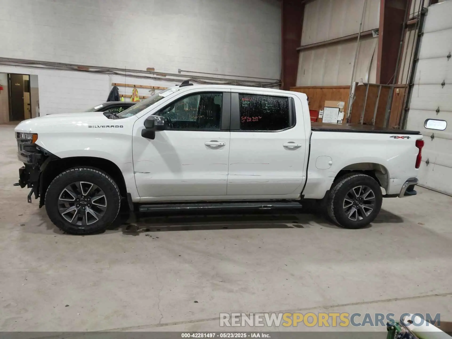 14 Photograph of a damaged car 3GCUYDED7KG207867 CHEVROLET SILVERADO 1500 2019