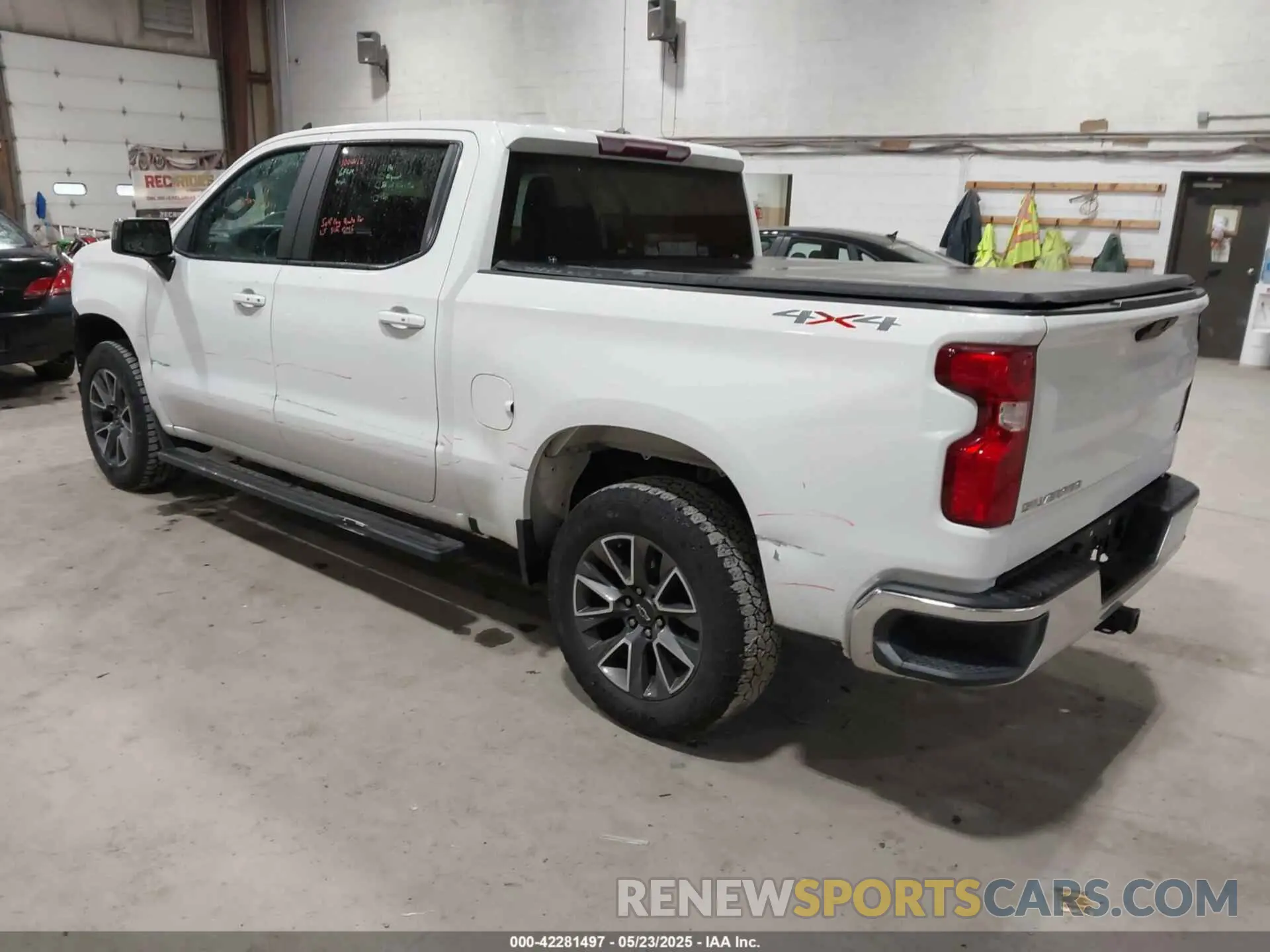 3 Photograph of a damaged car 3GCUYDED7KG207867 CHEVROLET SILVERADO 1500 2019