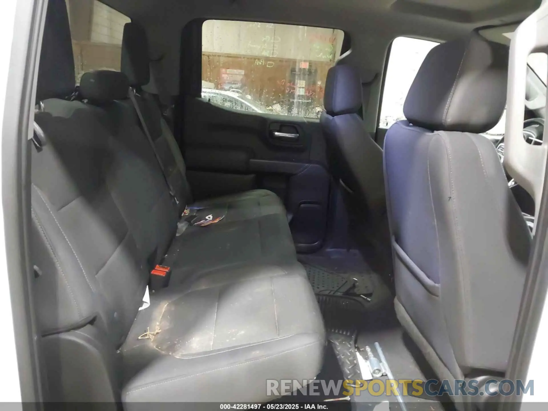 8 Photograph of a damaged car 3GCUYDED7KG207867 CHEVROLET SILVERADO 1500 2019