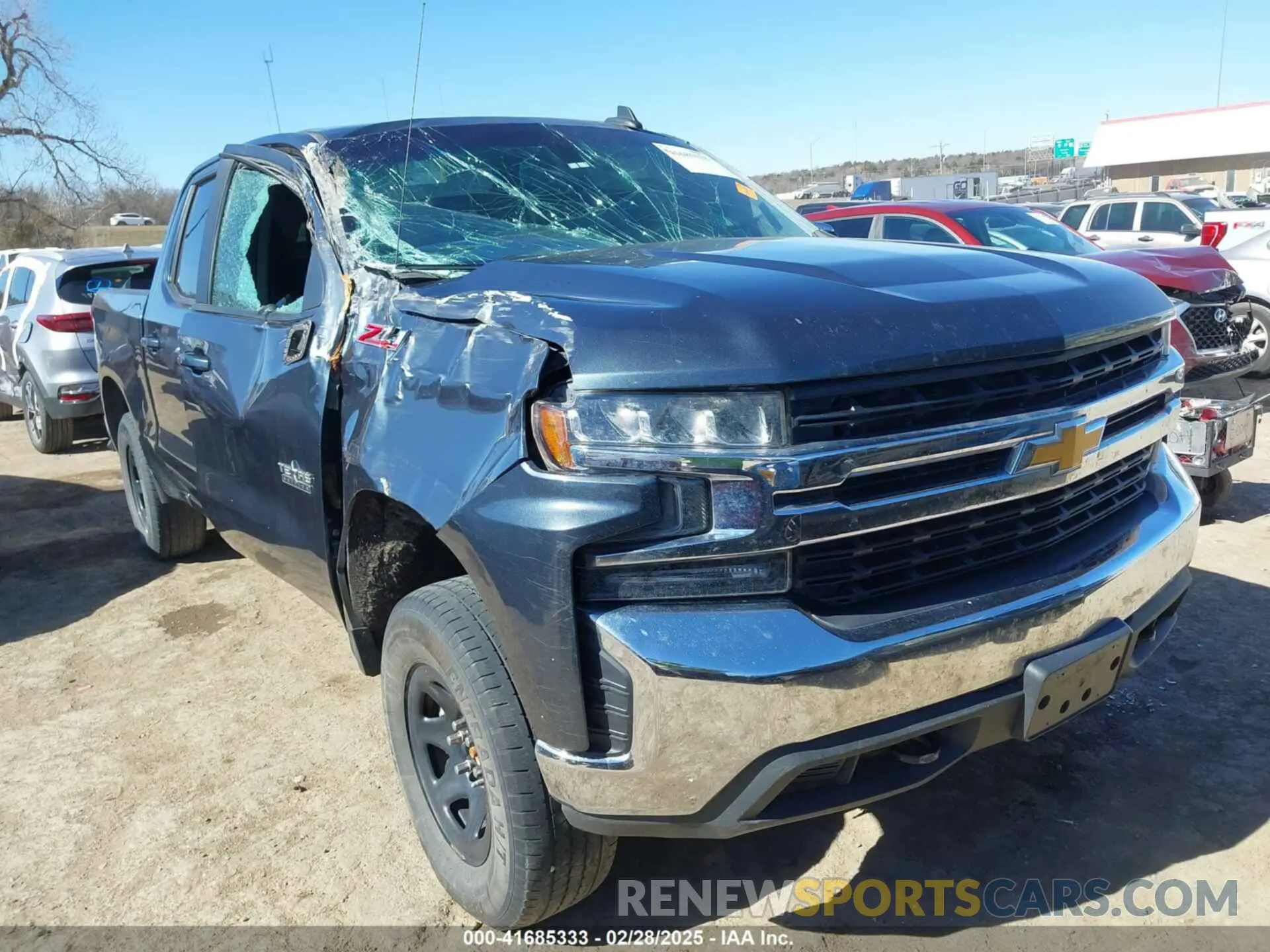 1 Photograph of a damaged car 3GCUYDED8KG263719 CHEVROLET SILVERADO 1500 2019