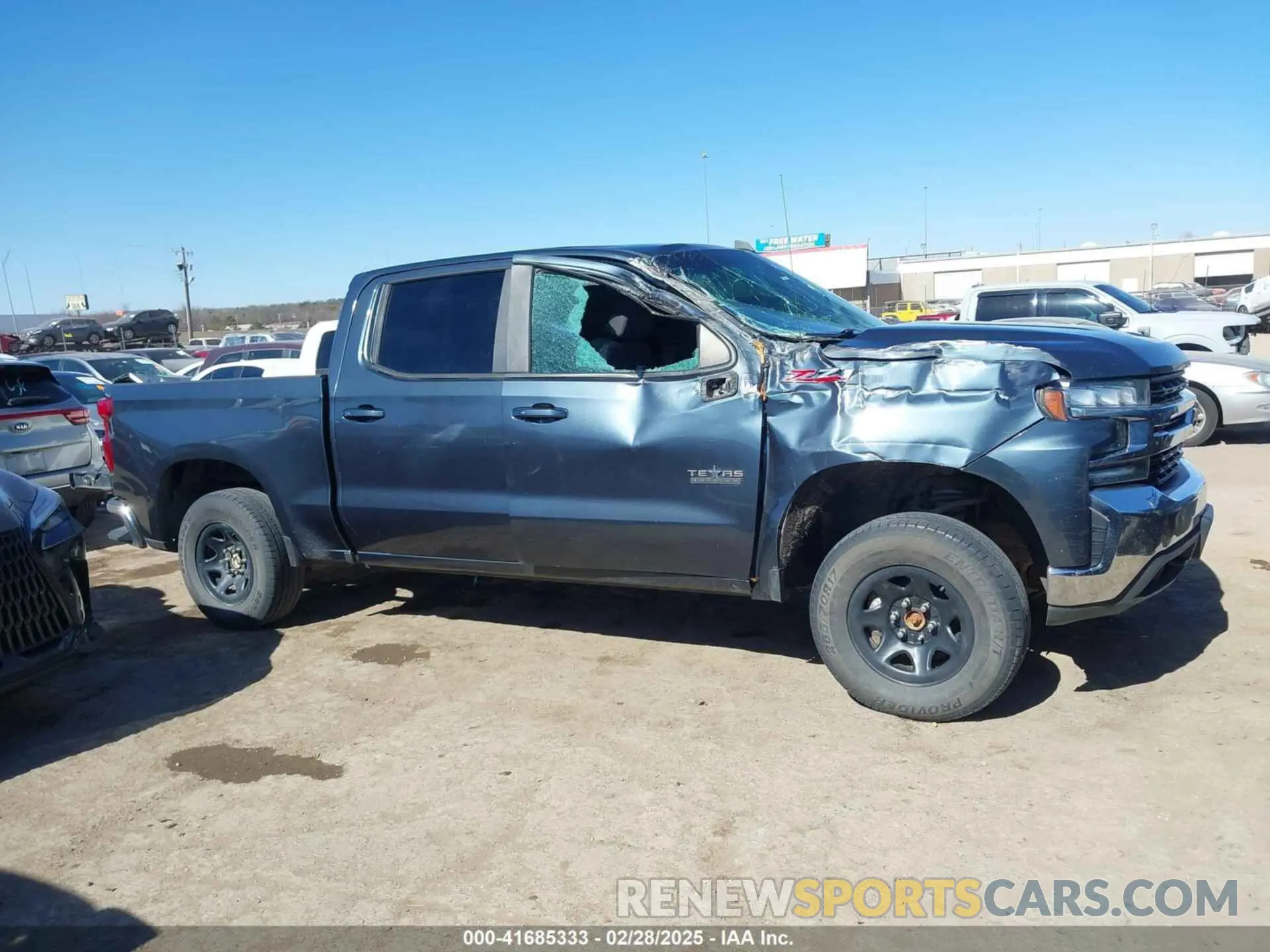 14 Photograph of a damaged car 3GCUYDED8KG263719 CHEVROLET SILVERADO 1500 2019