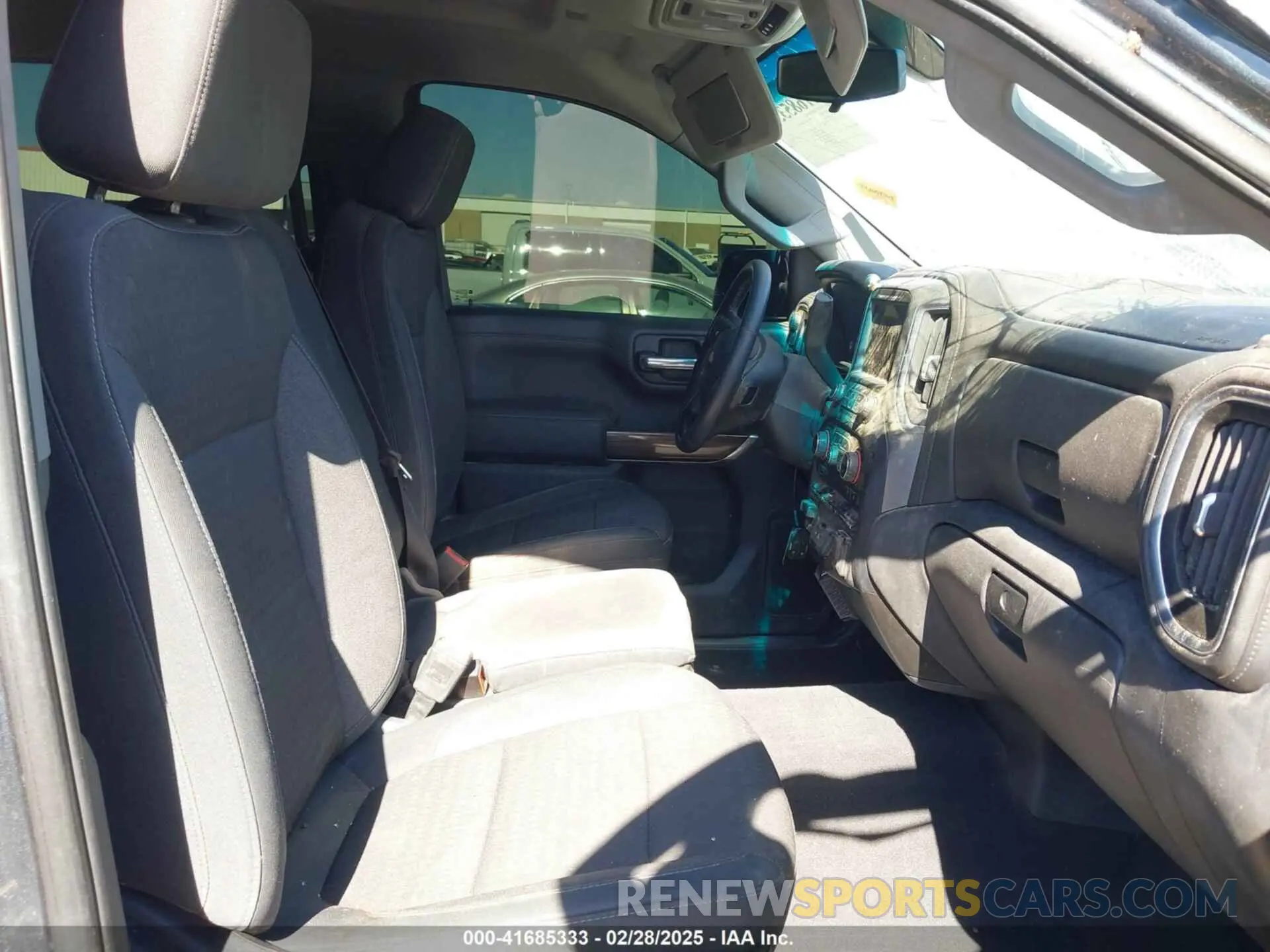 5 Photograph of a damaged car 3GCUYDED8KG263719 CHEVROLET SILVERADO 1500 2019