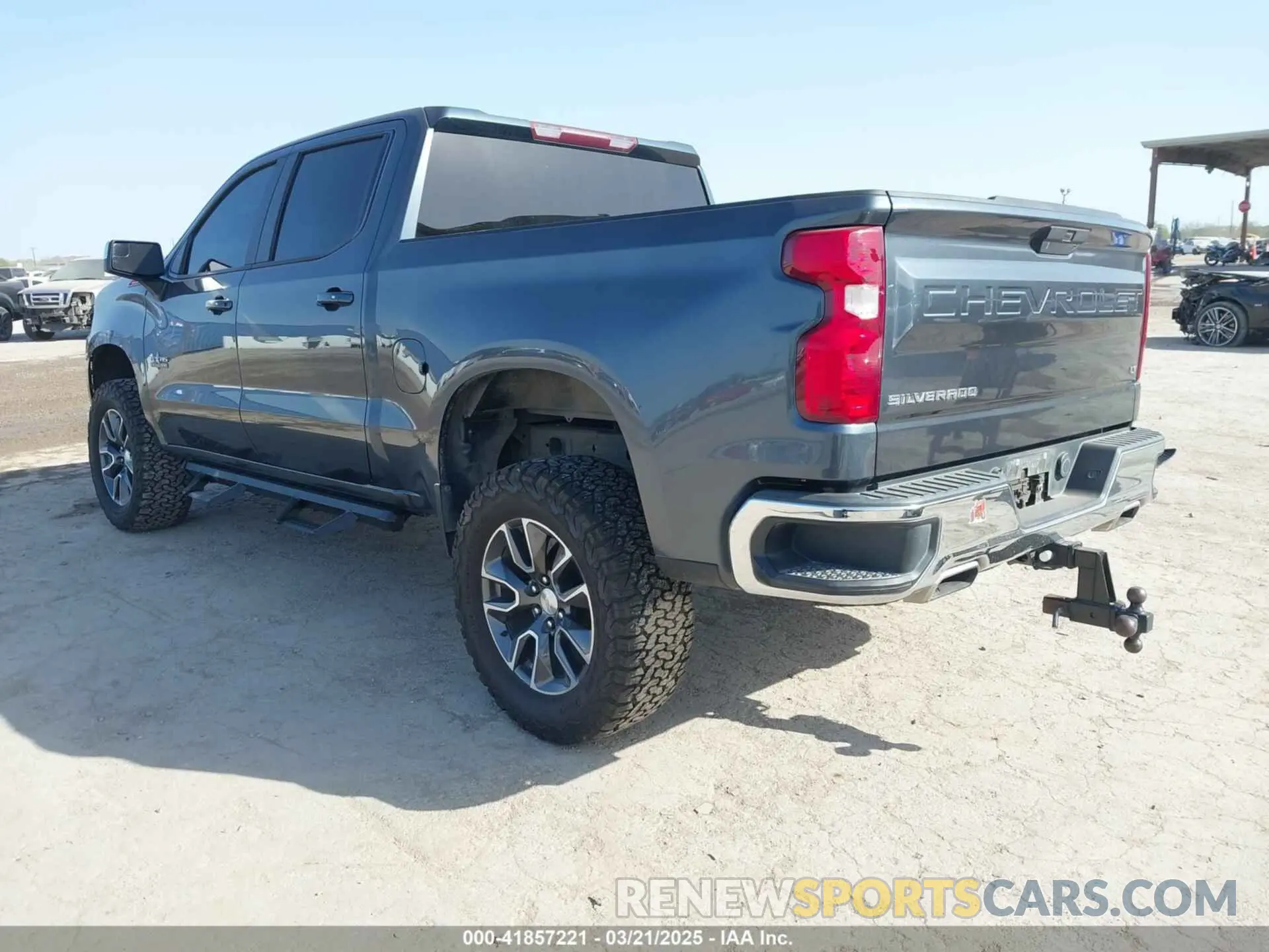 3 Photograph of a damaged car 3GCUYDEDXKG176761 CHEVROLET SILVERADO 1500 2019