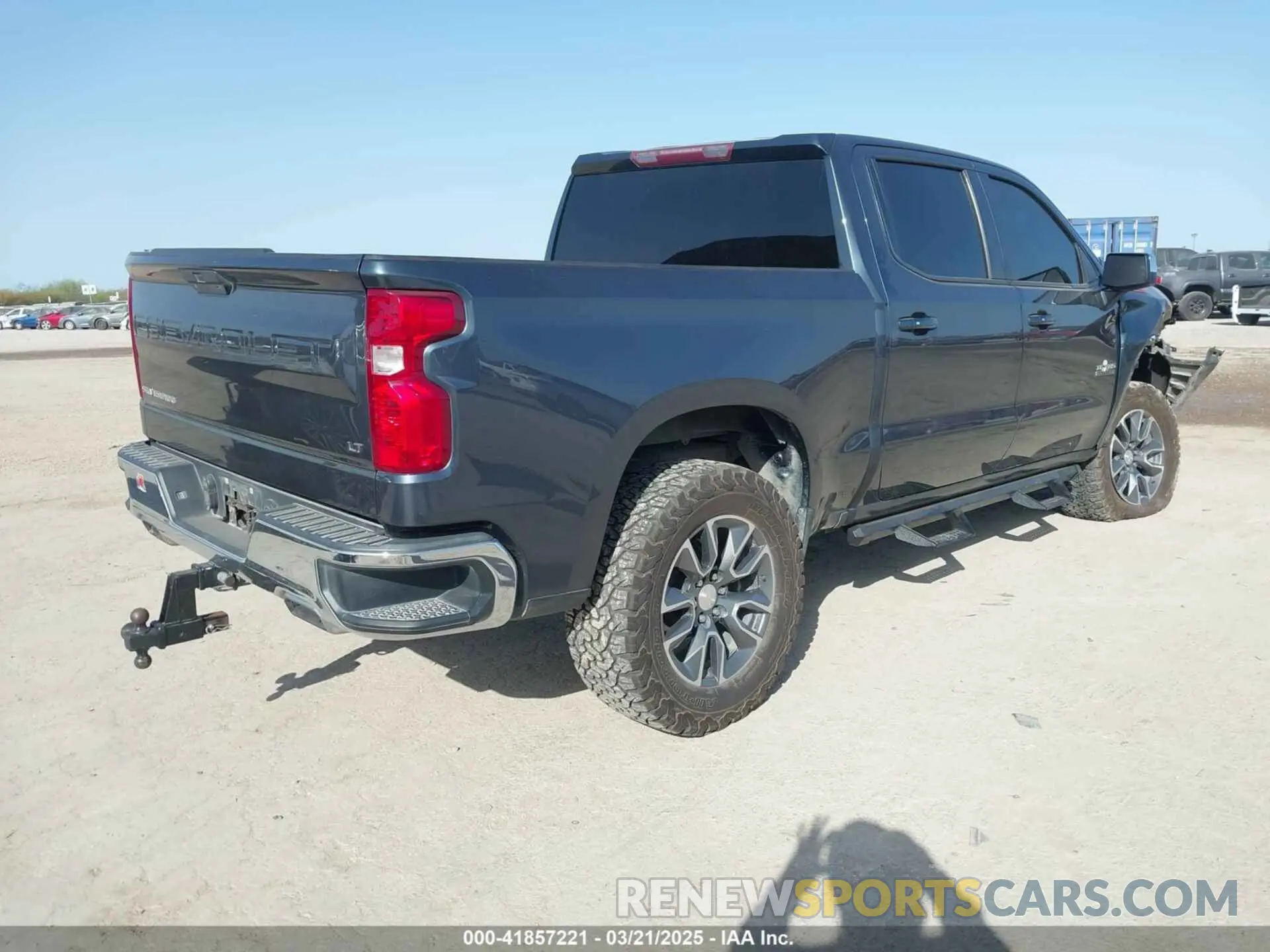 4 Photograph of a damaged car 3GCUYDEDXKG176761 CHEVROLET SILVERADO 1500 2019