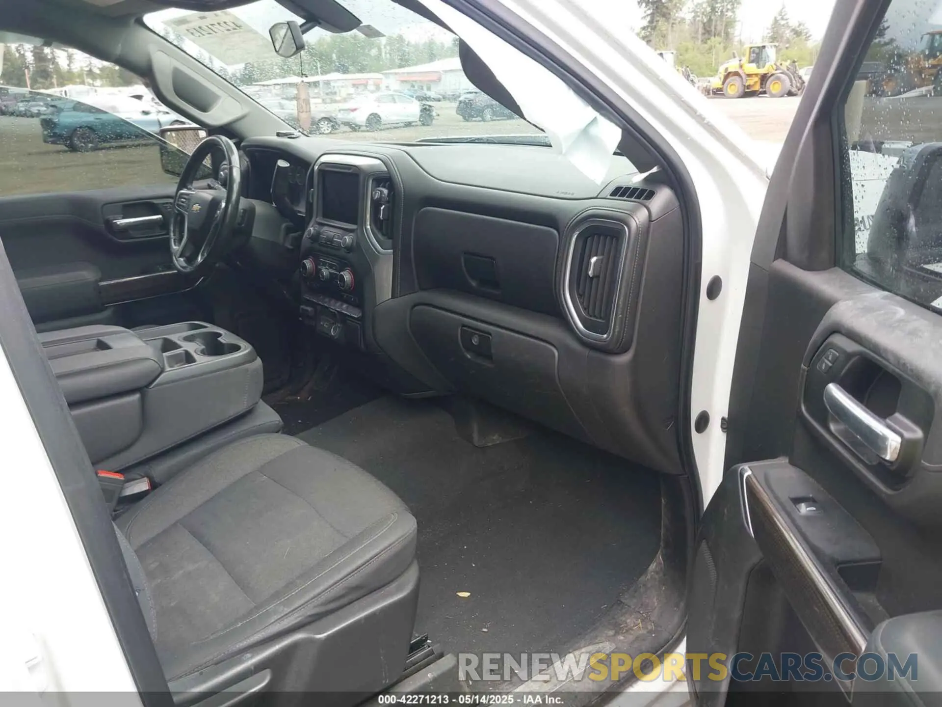 5 Photograph of a damaged car 3GCUYDEDXKG191213 CHEVROLET SILVERADO 1500 2019