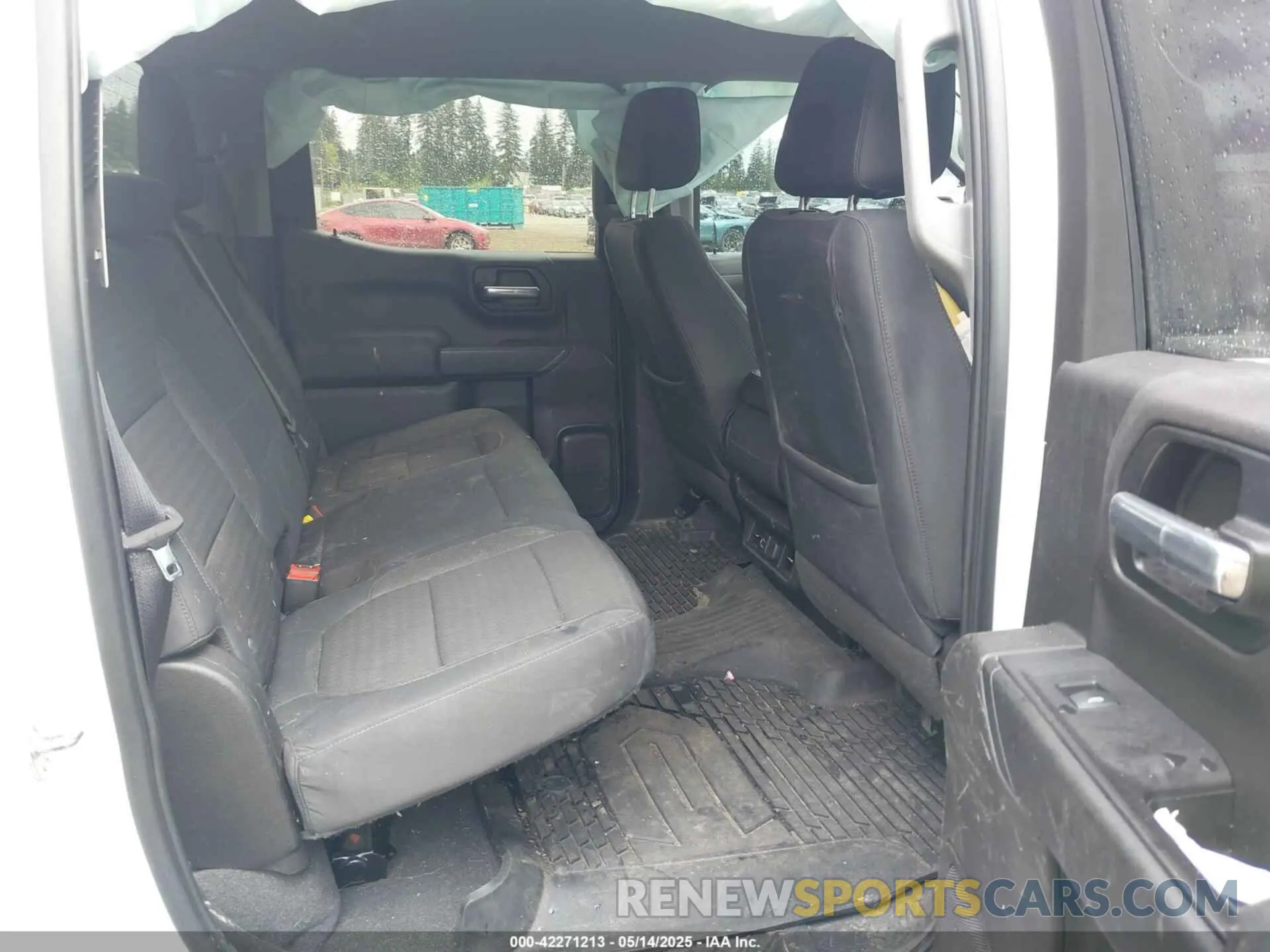 8 Photograph of a damaged car 3GCUYDEDXKG191213 CHEVROLET SILVERADO 1500 2019