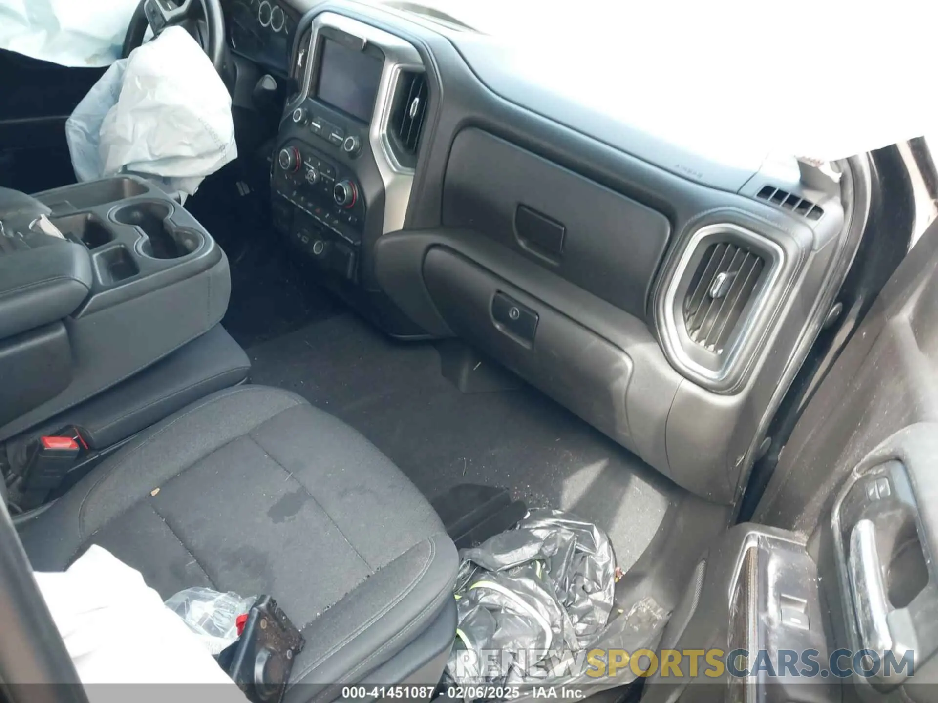 5 Photograph of a damaged car 3GCUYDEDXKG192362 CHEVROLET SILVERADO 1500 2019