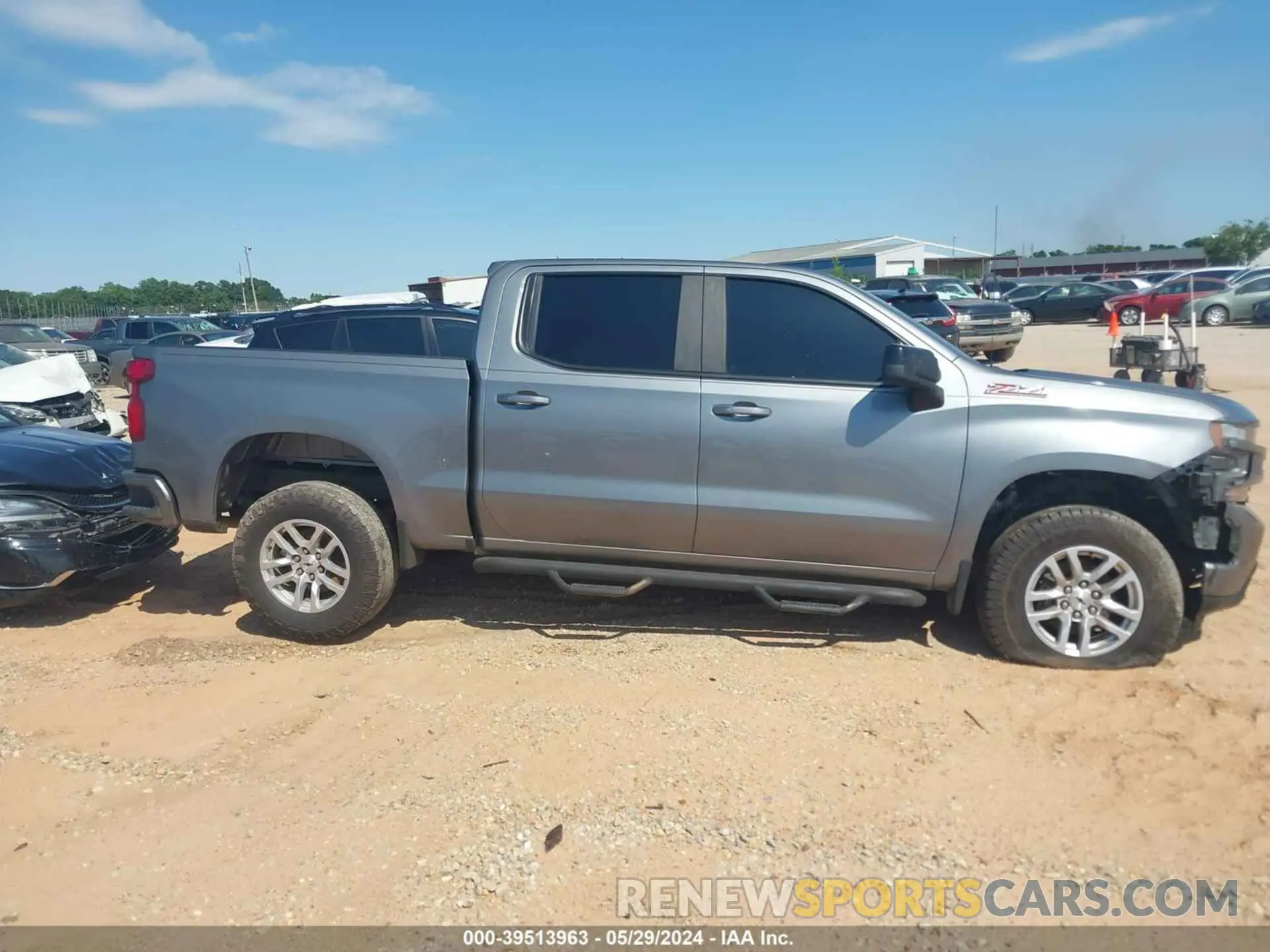 13 Photograph of a damaged car 3GCUYEED0KG265602 CHEVROLET SILVERADO 1500 2019