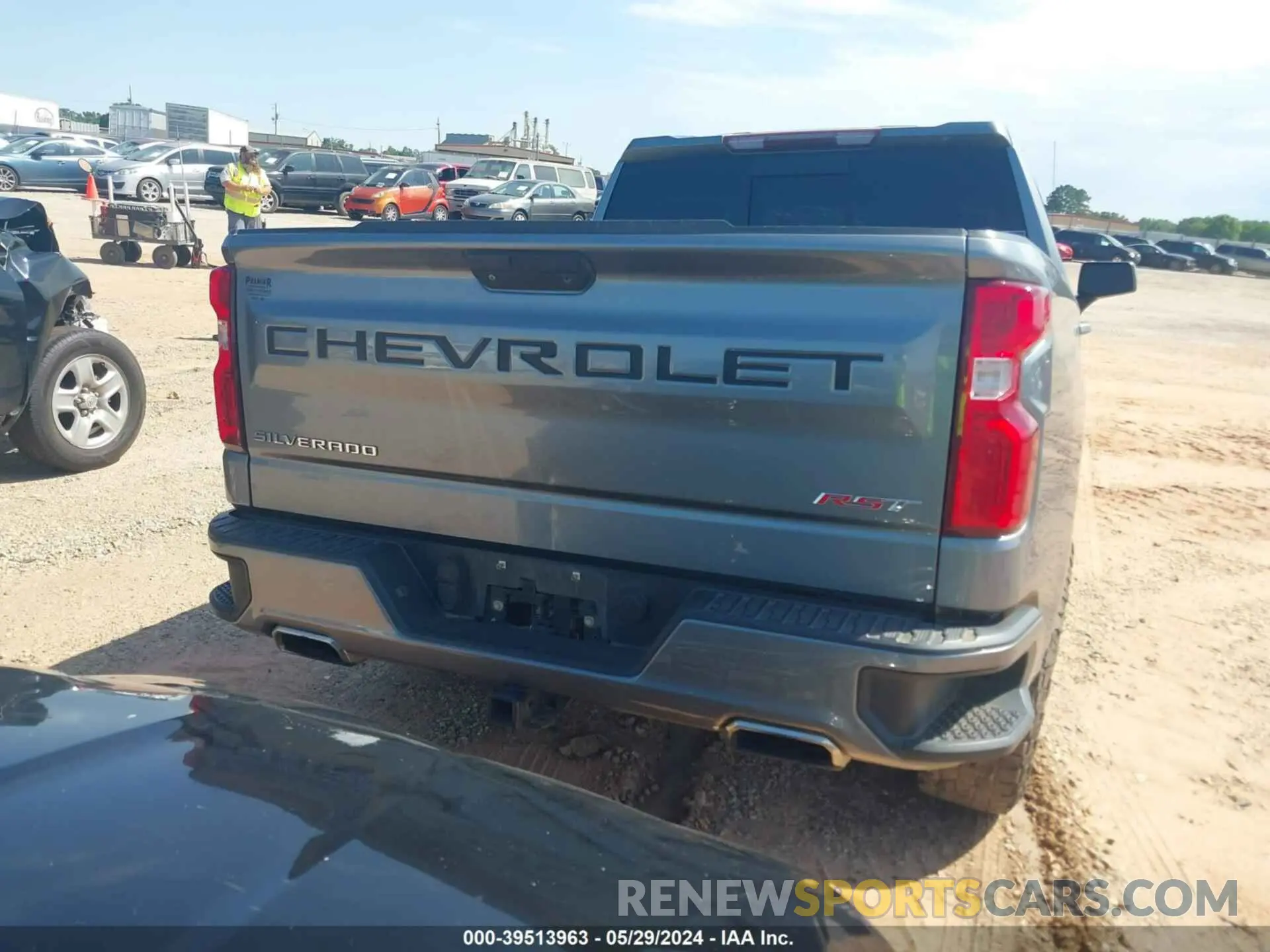 16 Photograph of a damaged car 3GCUYEED0KG265602 CHEVROLET SILVERADO 1500 2019