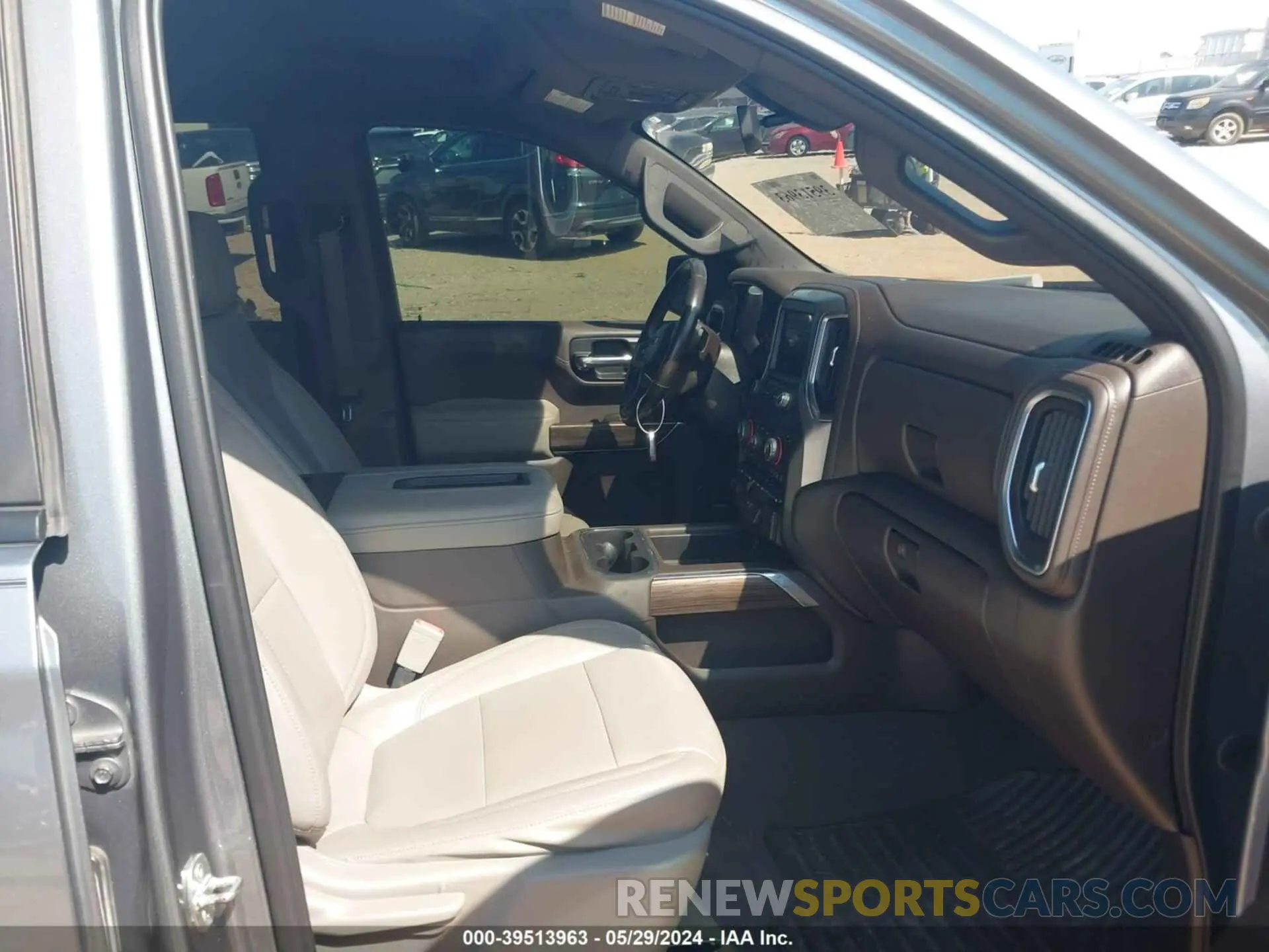 5 Photograph of a damaged car 3GCUYEED0KG265602 CHEVROLET SILVERADO 1500 2019