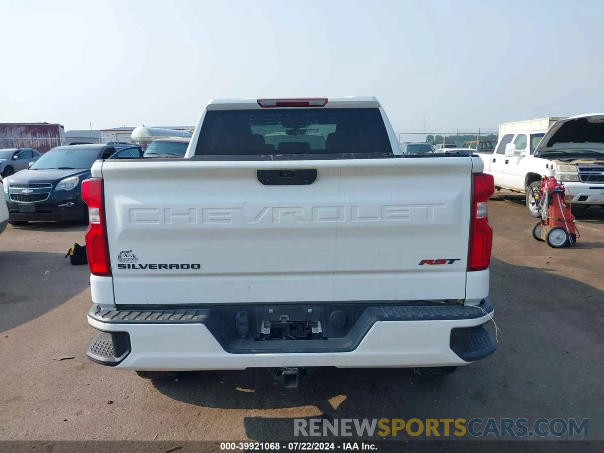 16 Photograph of a damaged car 3GCUYEED1KG131763 CHEVROLET SILVERADO 1500 2019