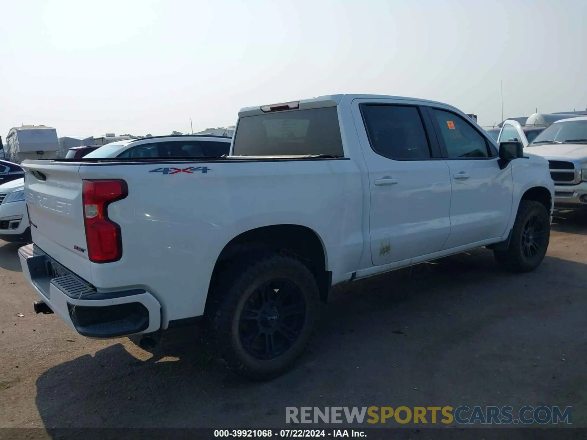 4 Photograph of a damaged car 3GCUYEED1KG131763 CHEVROLET SILVERADO 1500 2019