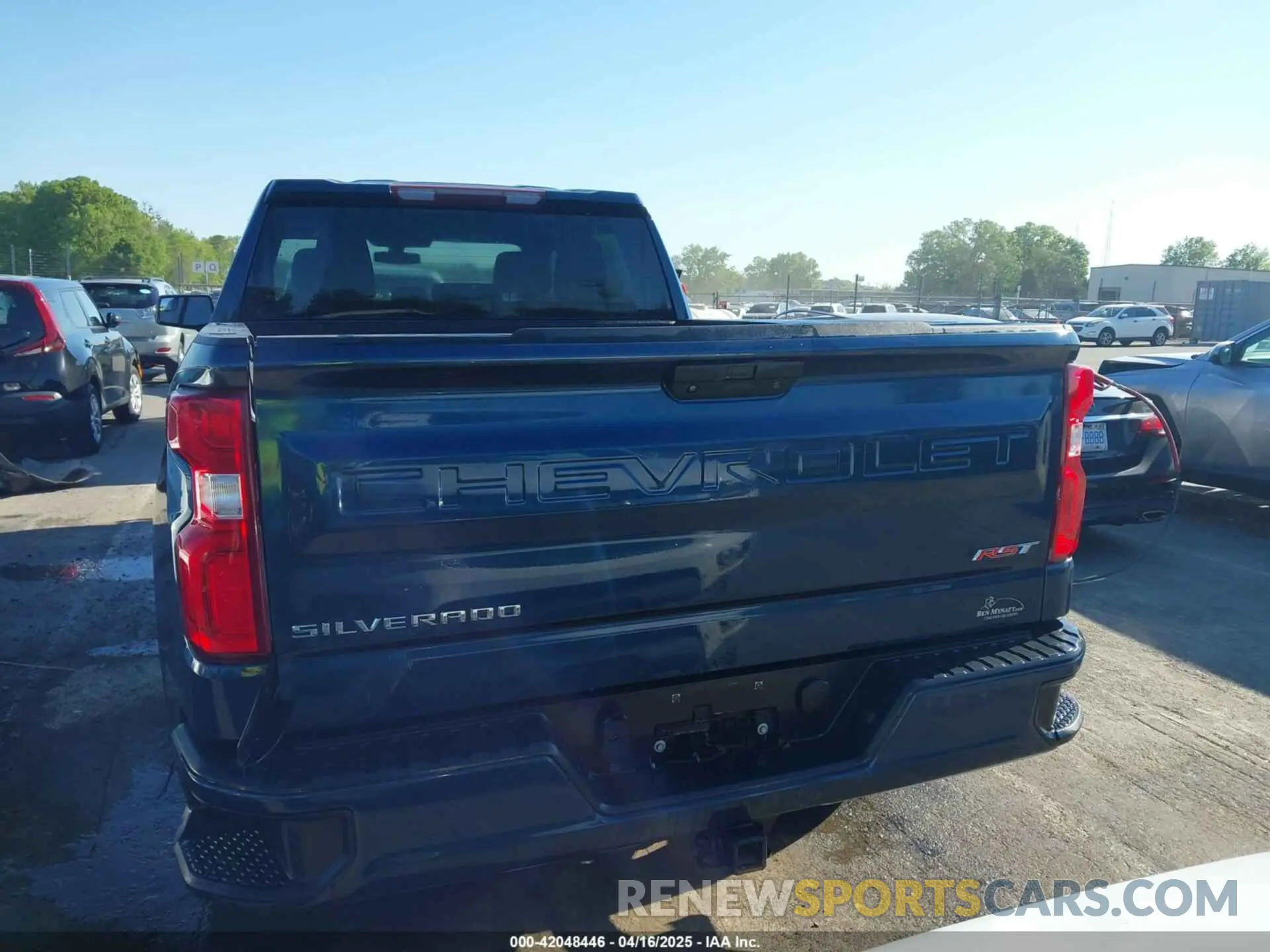 17 Photograph of a damaged car 3GCUYEED1KG240059 CHEVROLET SILVERADO 1500 2019
