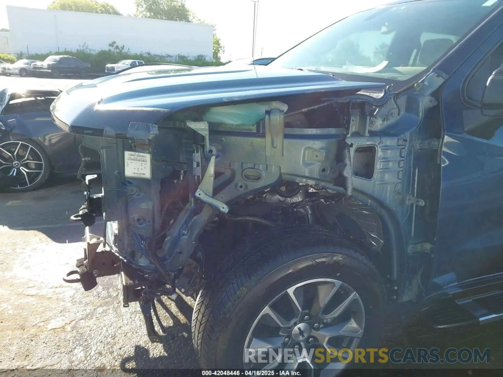 18 Photograph of a damaged car 3GCUYEED1KG240059 CHEVROLET SILVERADO 1500 2019