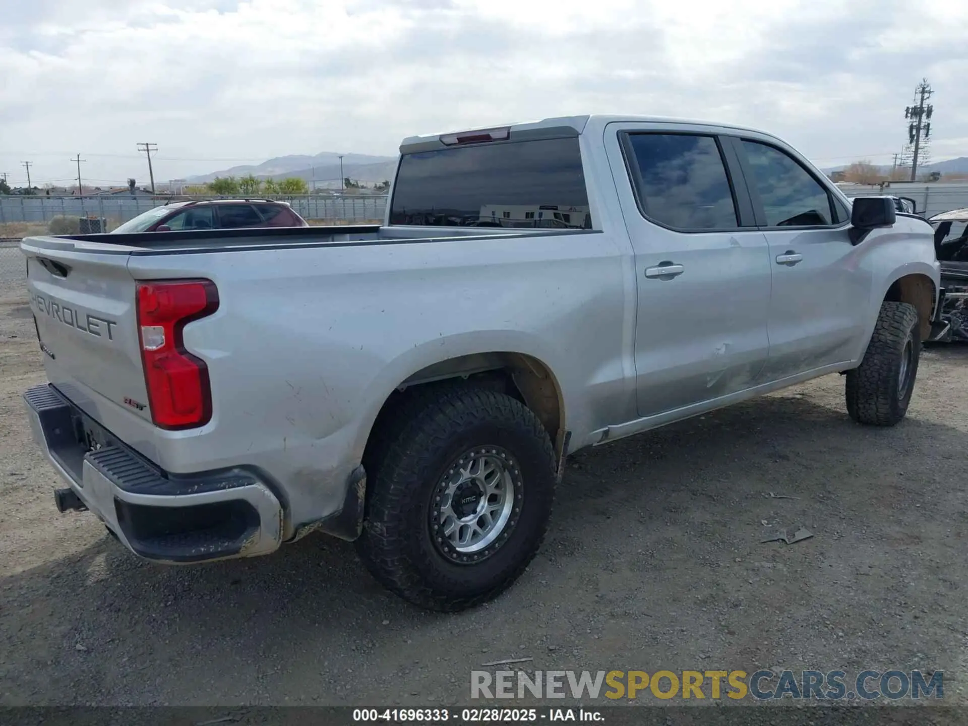 4 Photograph of a damaged car 3GCUYEED8KG117097 CHEVROLET SILVERADO 1500 2019