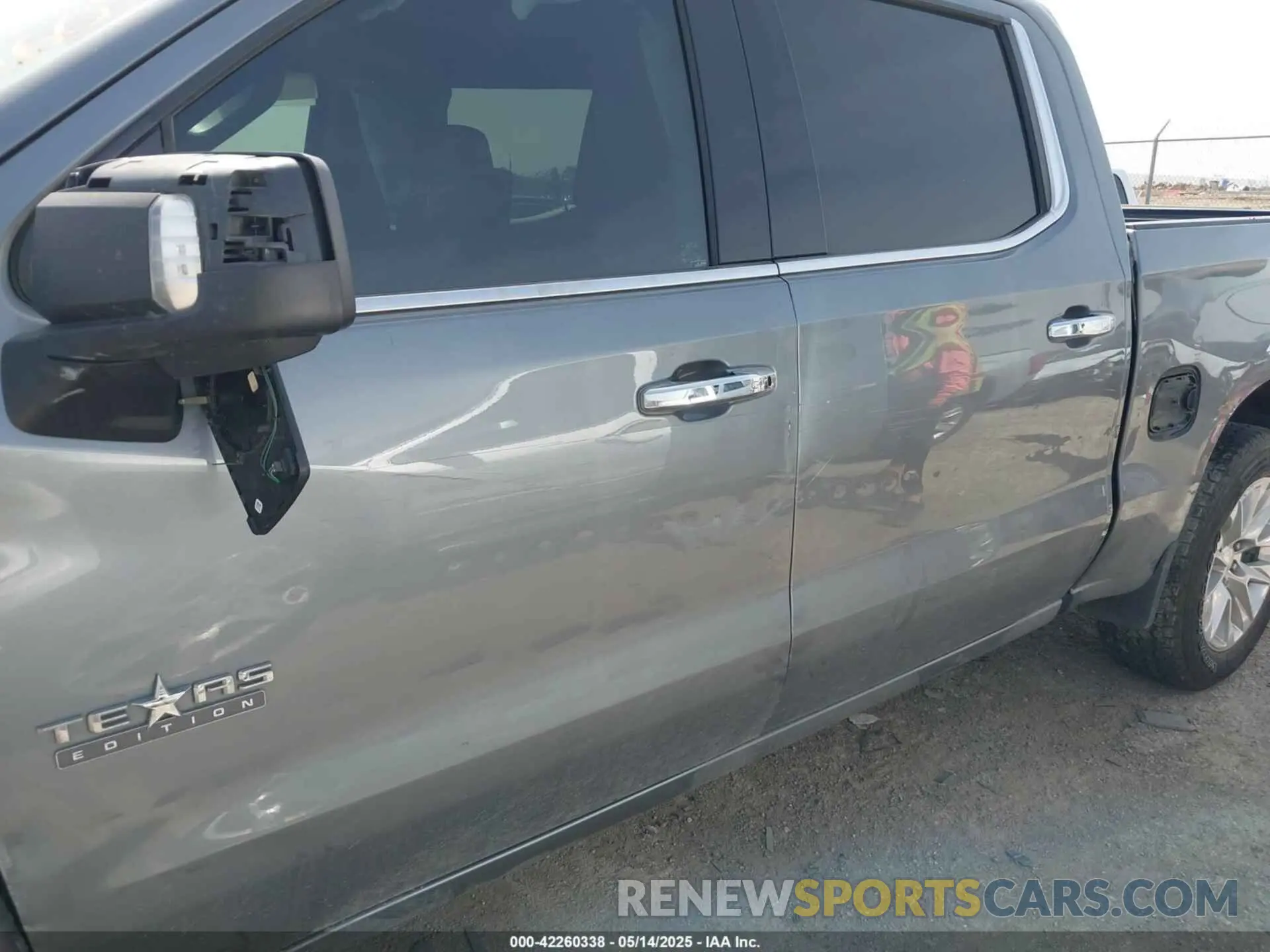 17 Photograph of a damaged car 3GCUYGED1KG265152 CHEVROLET SILVERADO 1500 2019