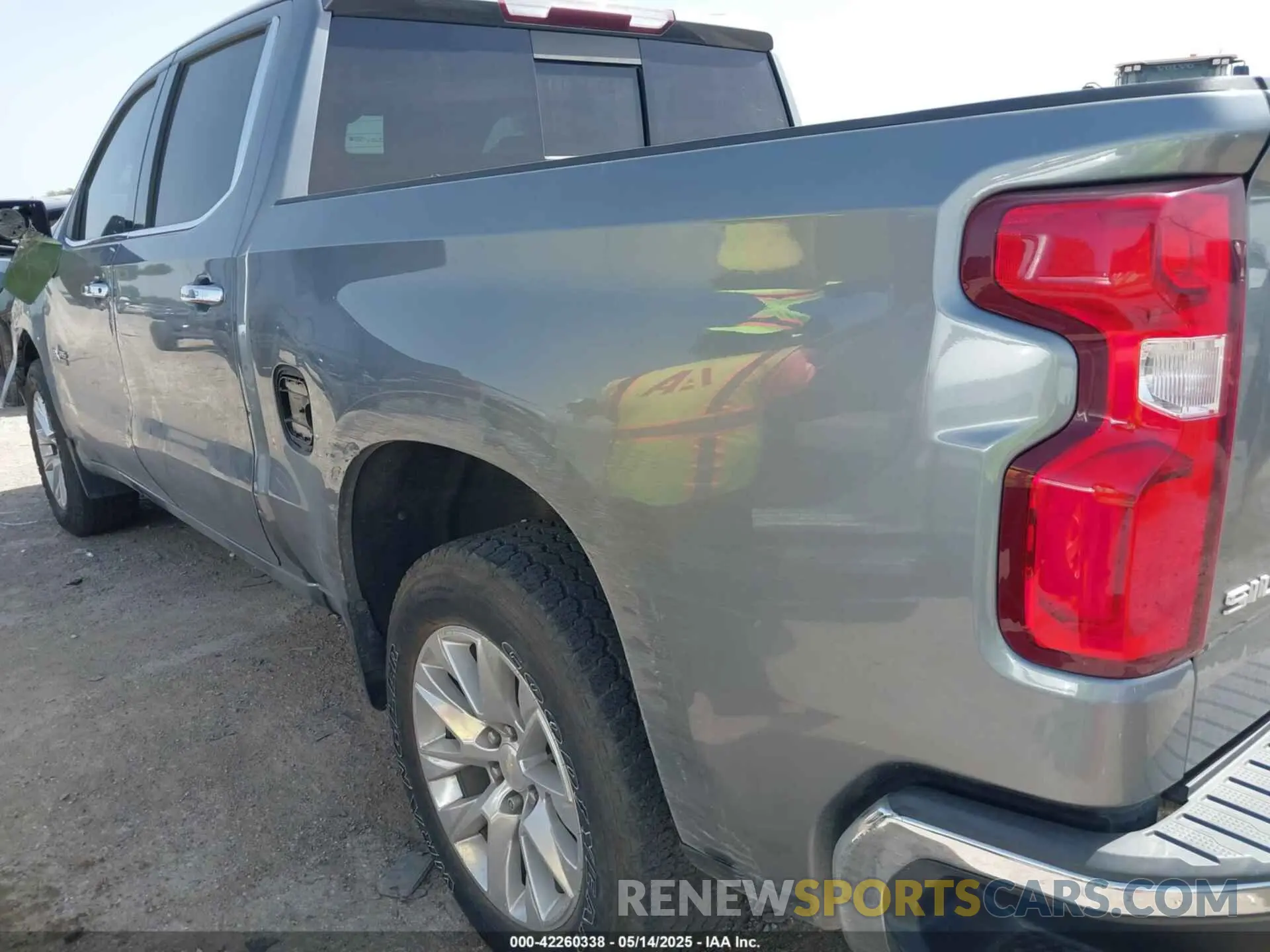 18 Photograph of a damaged car 3GCUYGED1KG265152 CHEVROLET SILVERADO 1500 2019