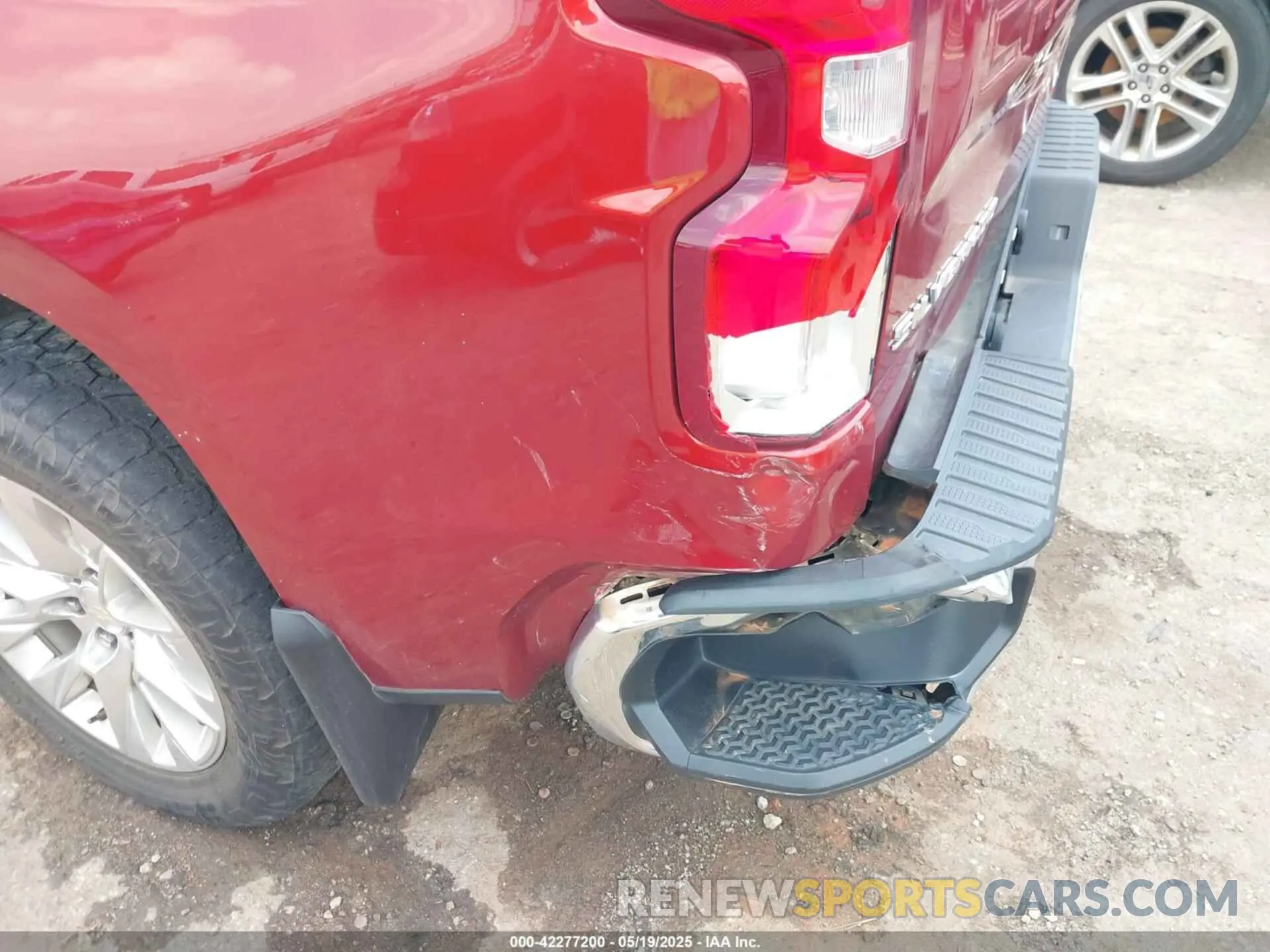 12 Photograph of a damaged car 3GCUYGED6KG201866 CHEVROLET SILVERADO 1500 2019