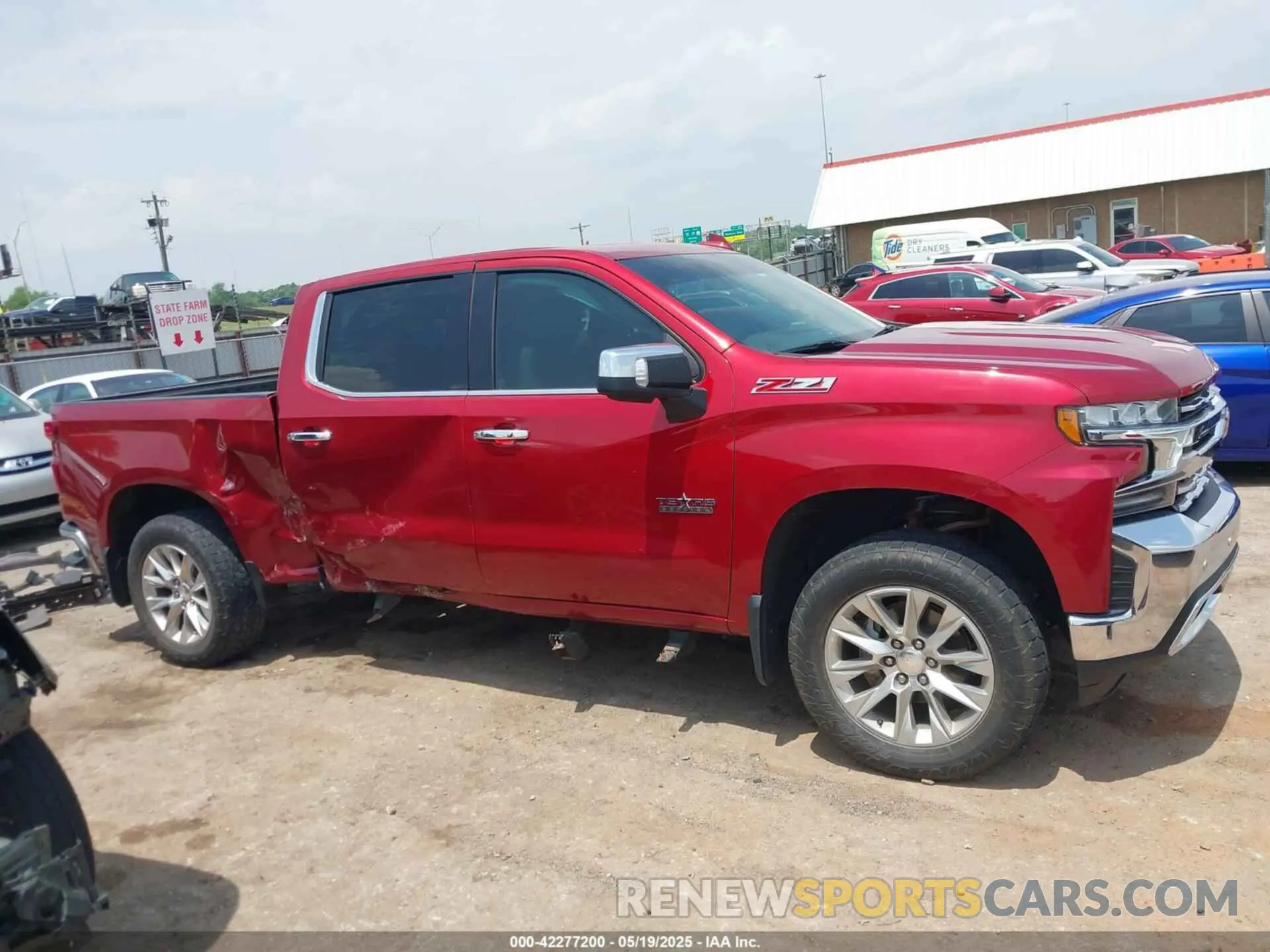 14 Photograph of a damaged car 3GCUYGED6KG201866 CHEVROLET SILVERADO 1500 2019
