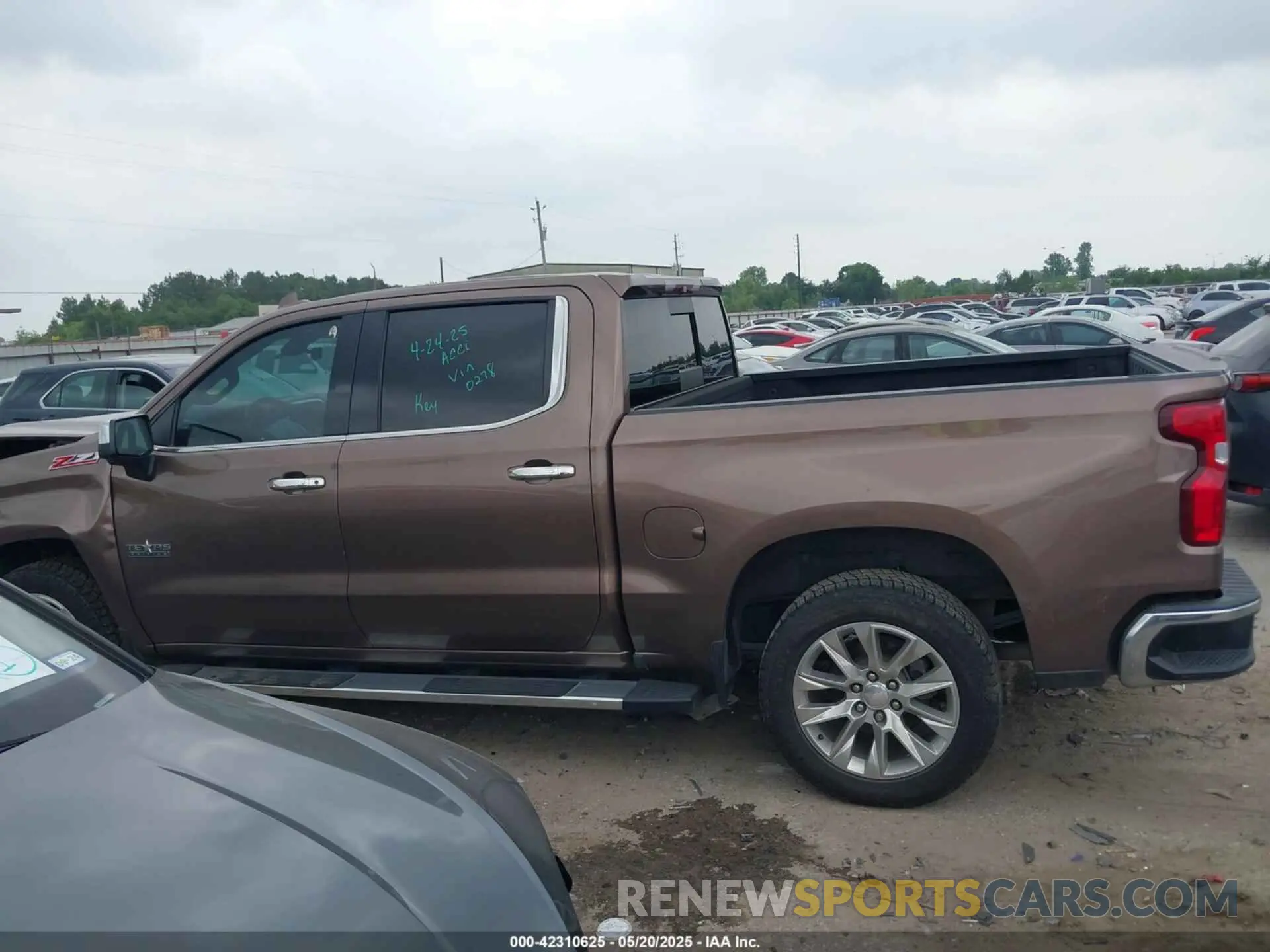 14 Photograph of a damaged car 3GCUYGED9KG190278 CHEVROLET SILVERADO 1500 2019