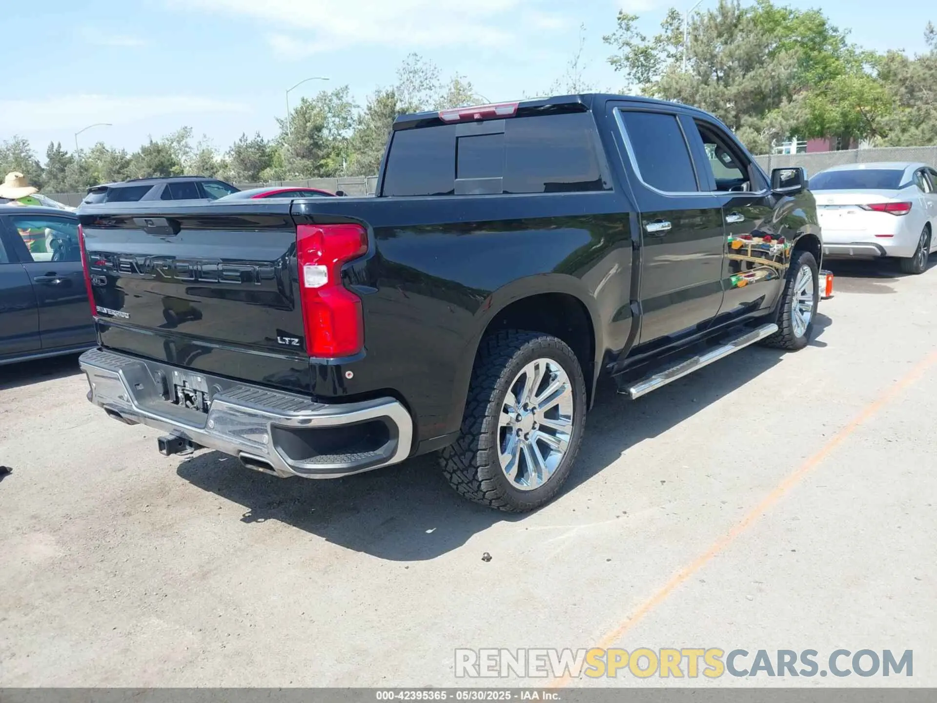 4 Photograph of a damaged car 3GCUYGEDXKG108302 CHEVROLET SILVERADO 1500 2019