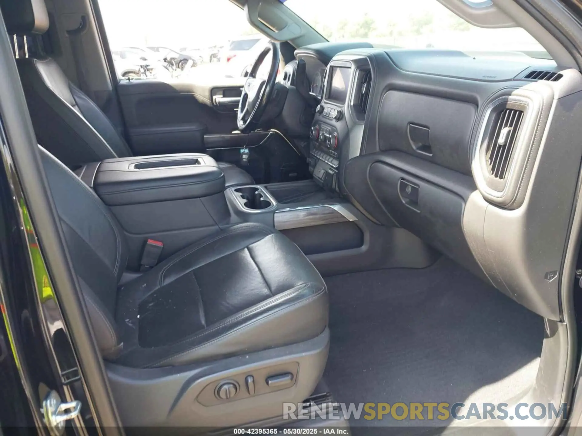 5 Photograph of a damaged car 3GCUYGEDXKG108302 CHEVROLET SILVERADO 1500 2019