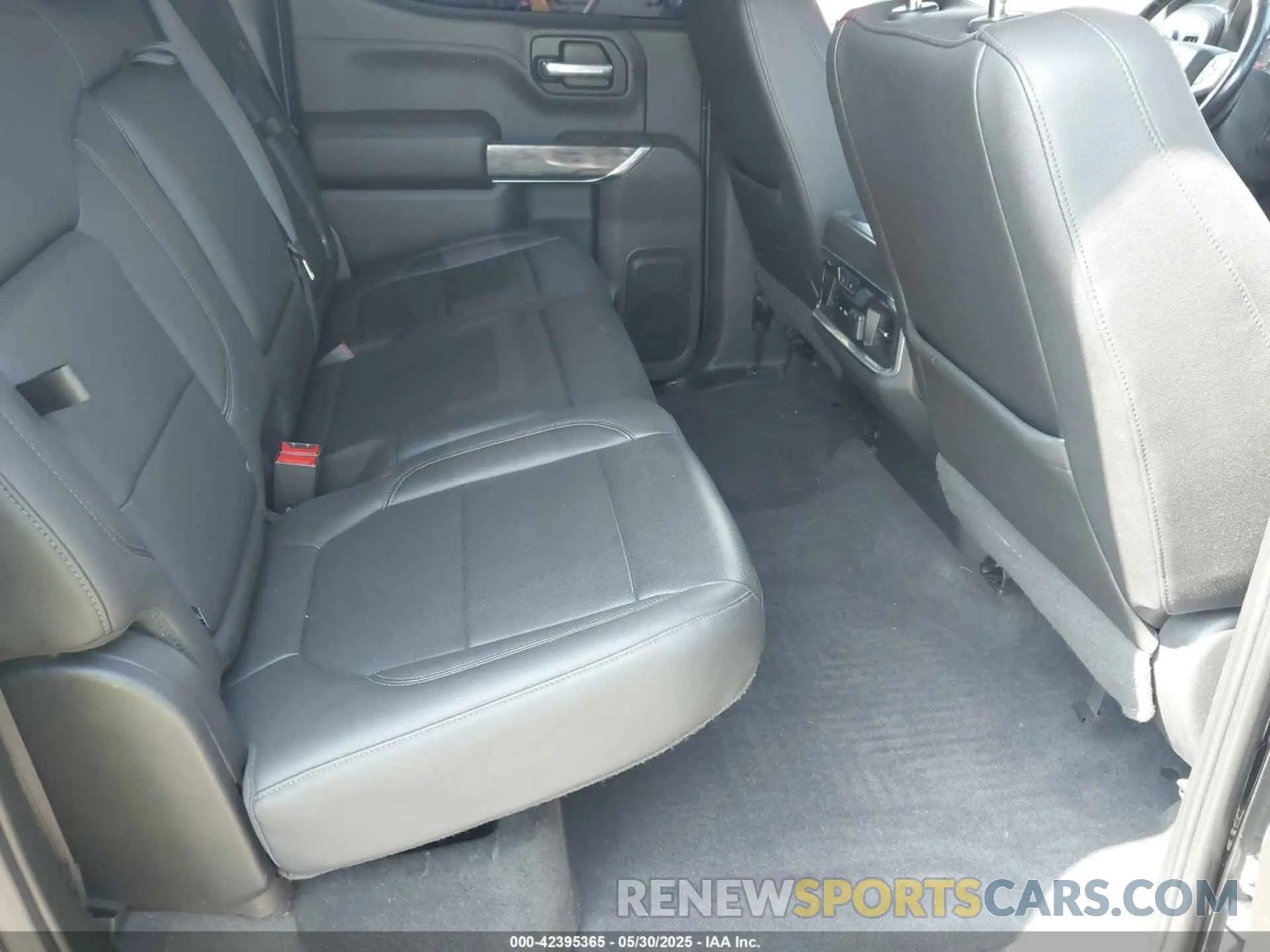 8 Photograph of a damaged car 3GCUYGEDXKG108302 CHEVROLET SILVERADO 1500 2019