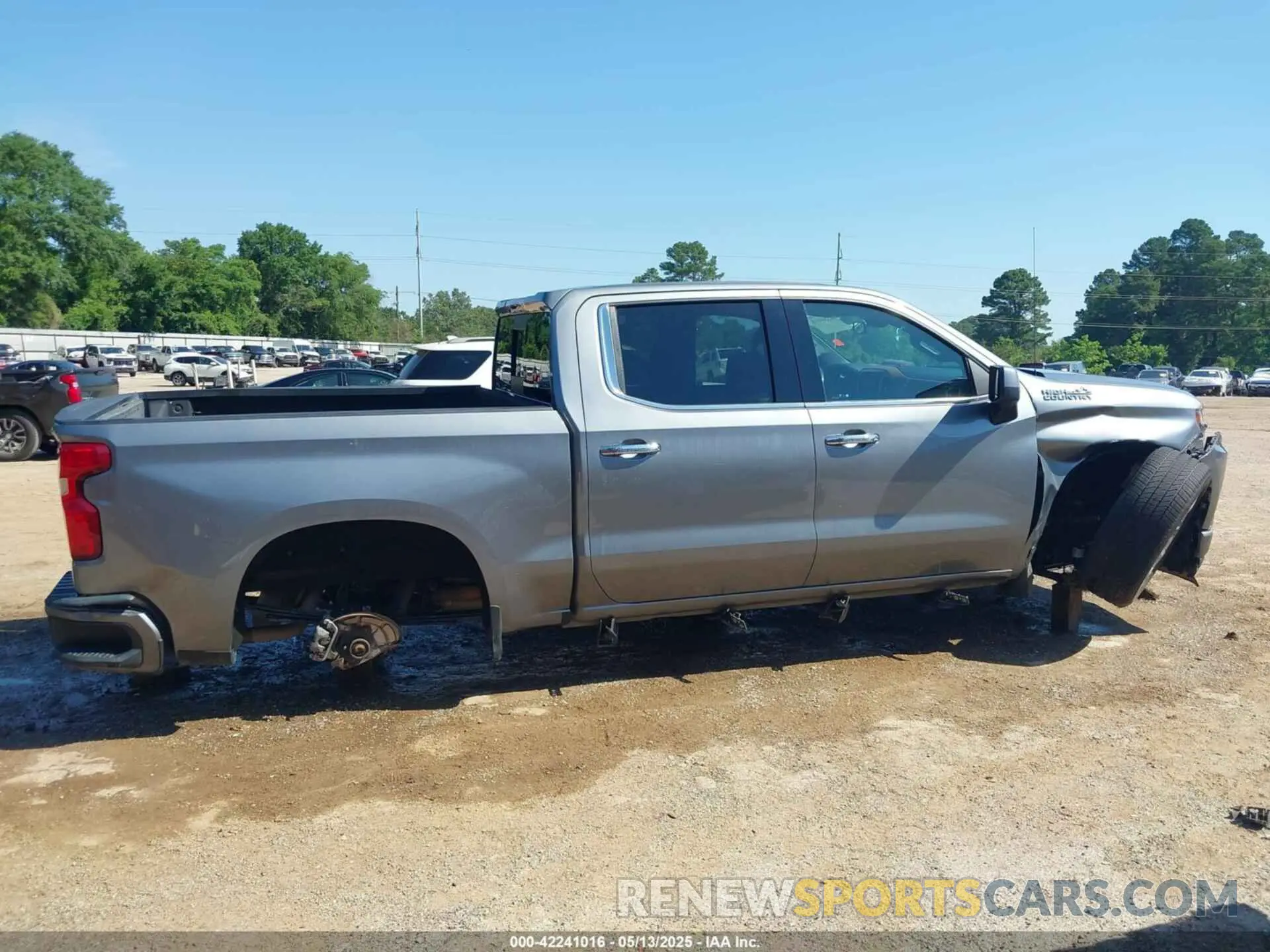 14 Photograph of a damaged car 3GCUYHED2KG168984 CHEVROLET SILVERADO 1500 2019