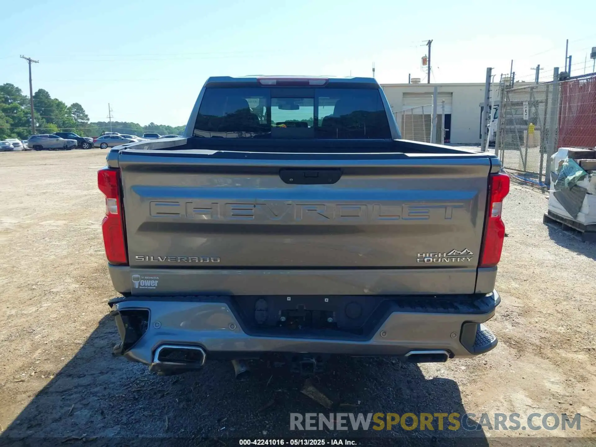 17 Photograph of a damaged car 3GCUYHED2KG168984 CHEVROLET SILVERADO 1500 2019