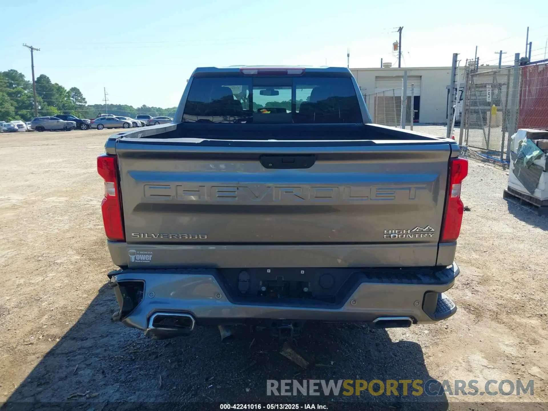 19 Photograph of a damaged car 3GCUYHED2KG168984 CHEVROLET SILVERADO 1500 2019