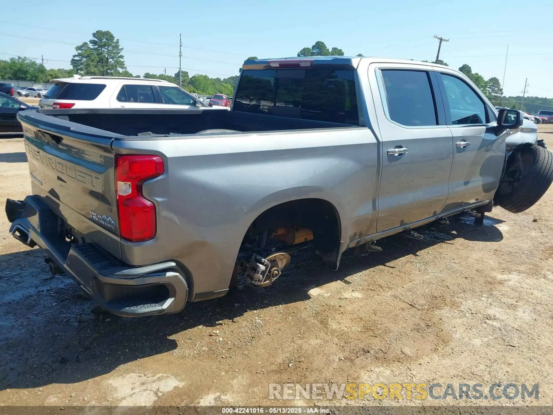 4 Photograph of a damaged car 3GCUYHED2KG168984 CHEVROLET SILVERADO 1500 2019