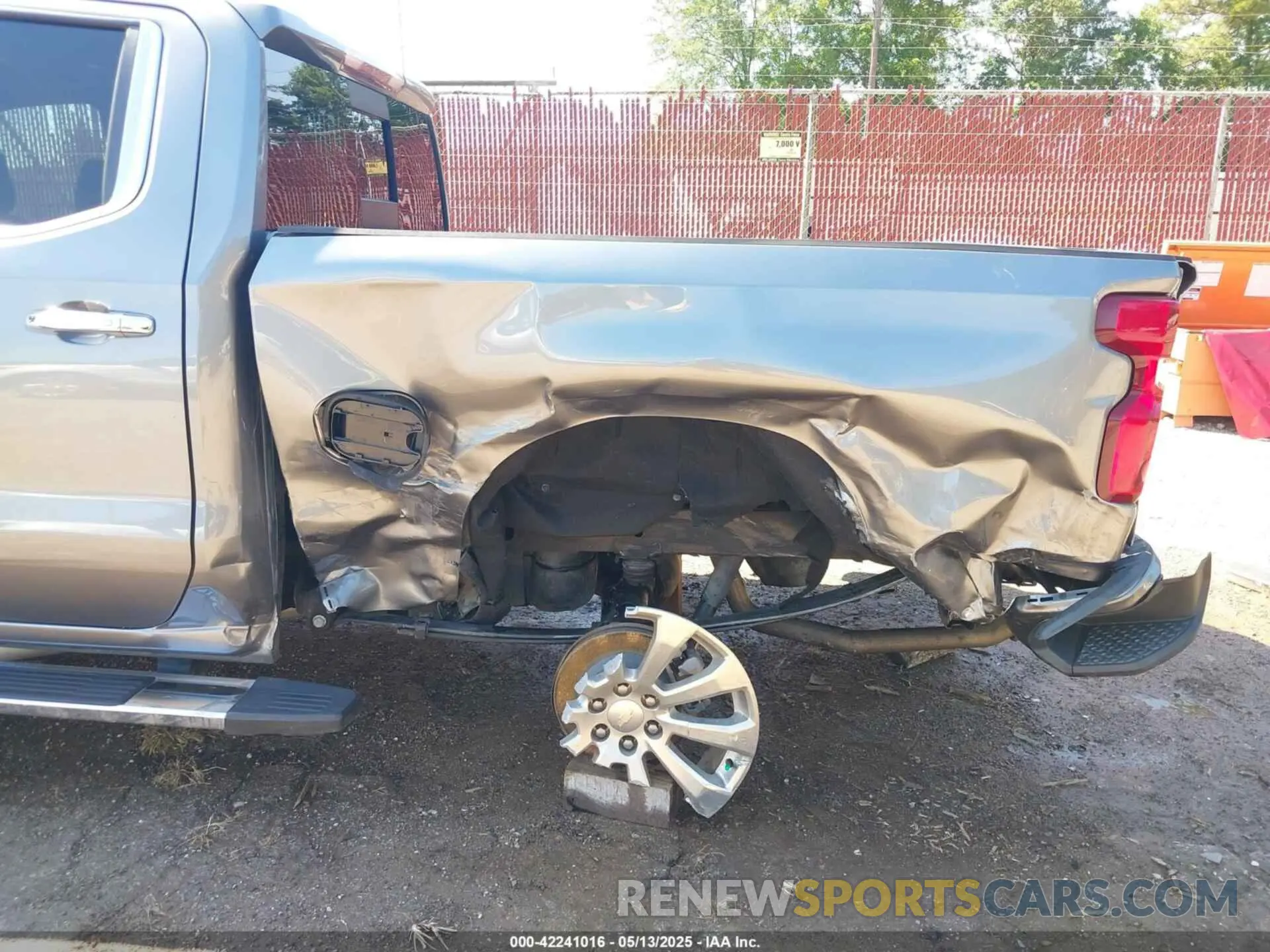 6 Photograph of a damaged car 3GCUYHED2KG168984 CHEVROLET SILVERADO 1500 2019