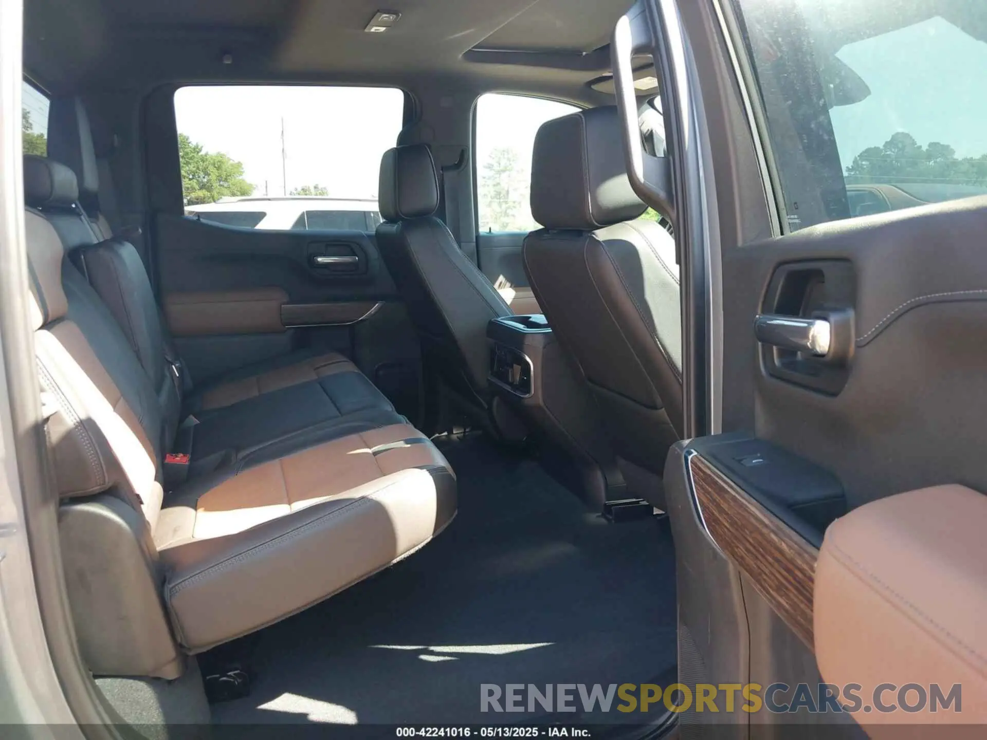 8 Photograph of a damaged car 3GCUYHED2KG168984 CHEVROLET SILVERADO 1500 2019
