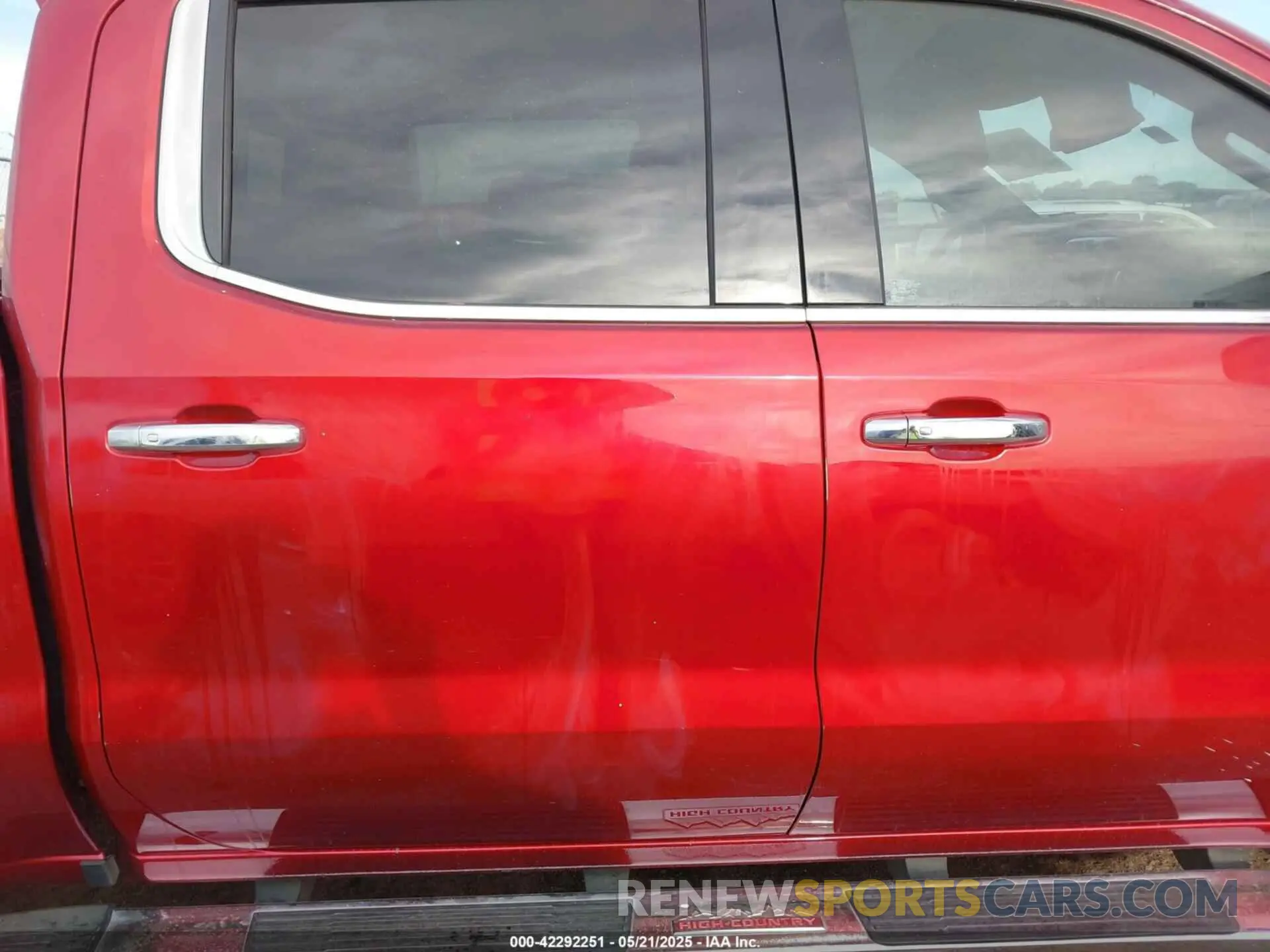 13 Photograph of a damaged car 3GCUYHED4KG141754 CHEVROLET SILVERADO 1500 2019