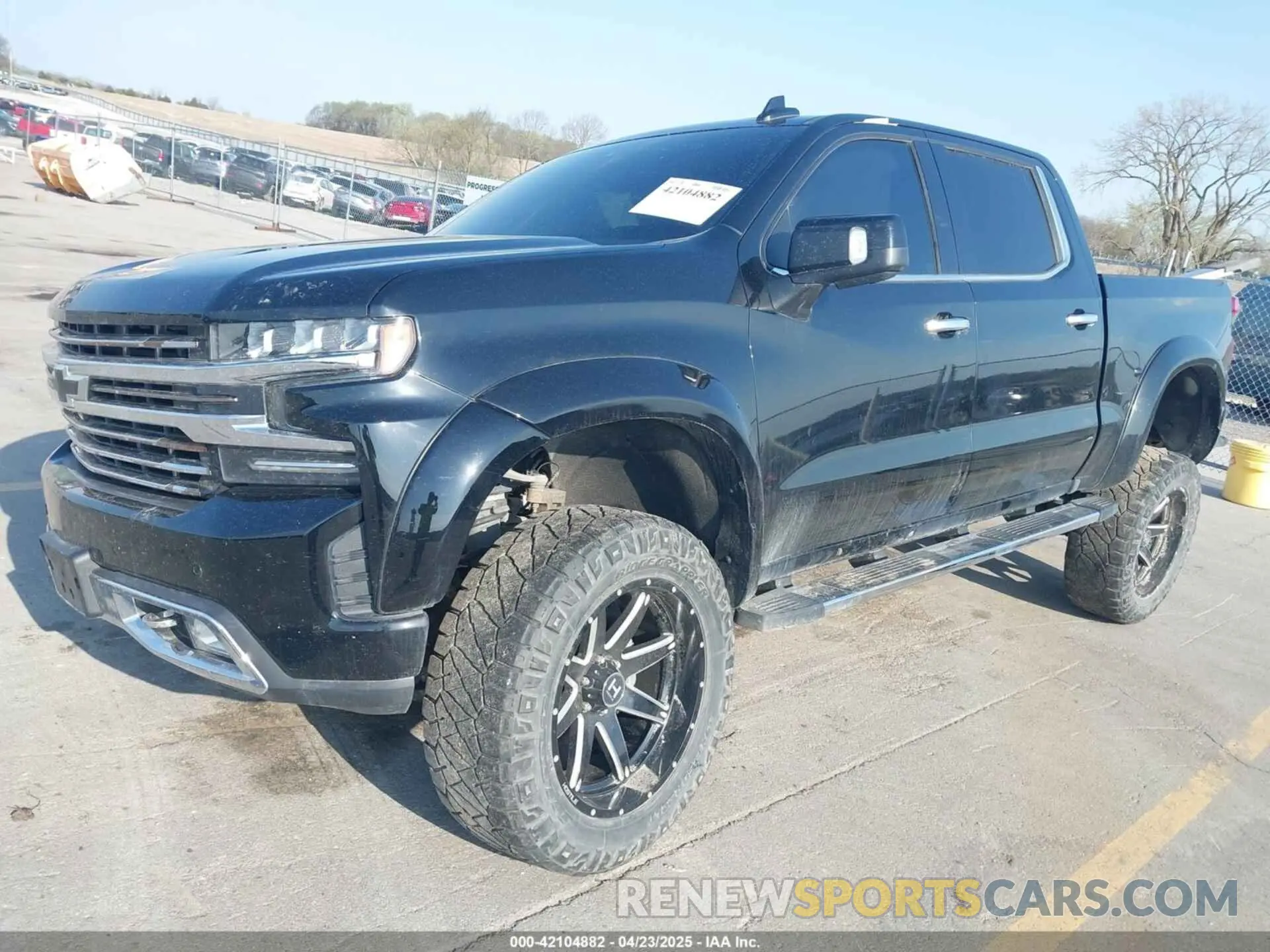 2 Photograph of a damaged car 3GCUYHELXKG126179 CHEVROLET SILVERADO 1500 2019