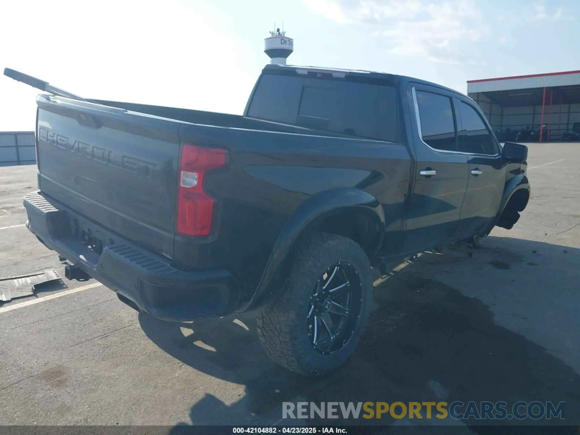 4 Photograph of a damaged car 3GCUYHELXKG126179 CHEVROLET SILVERADO 1500 2019