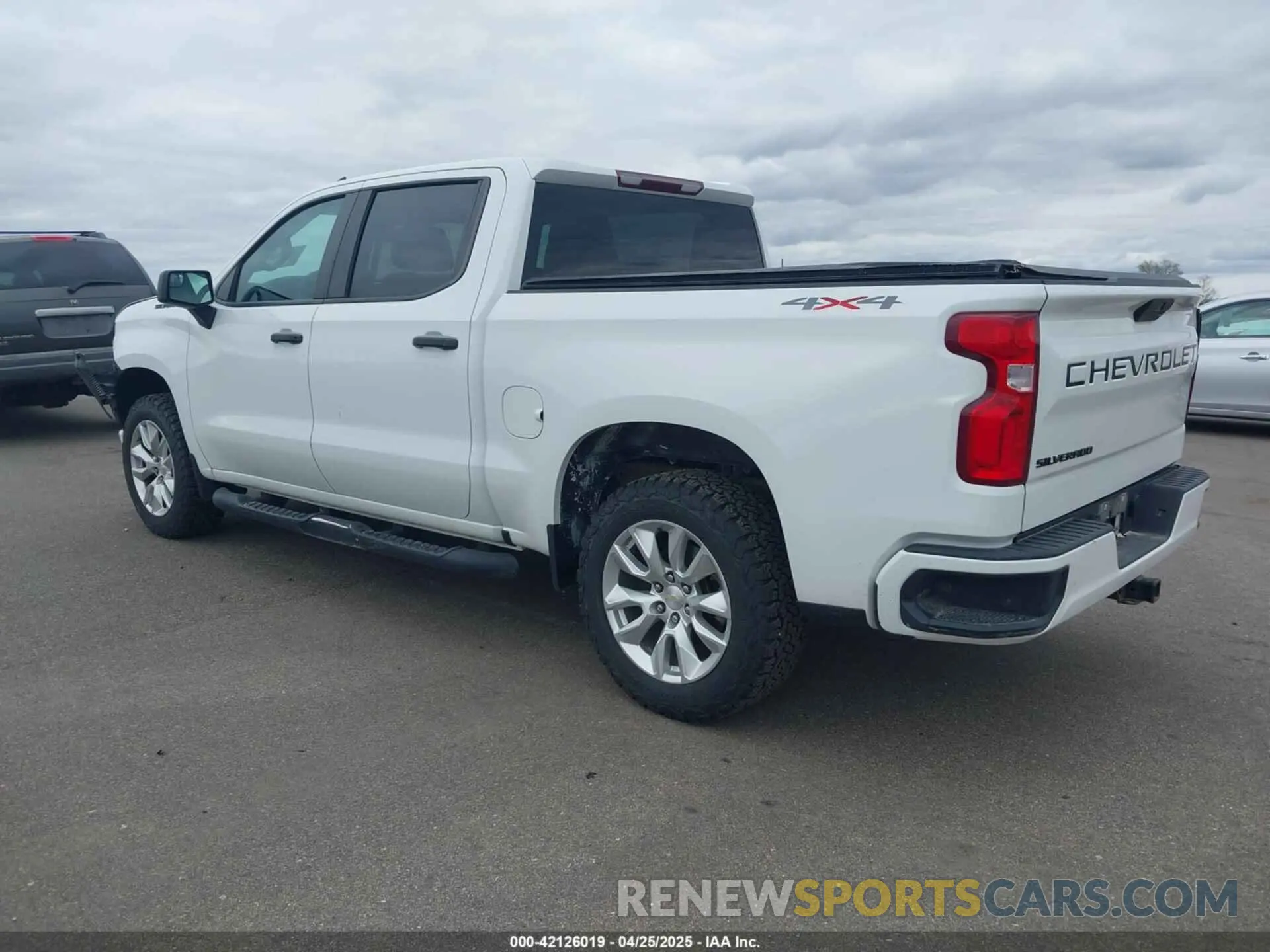 3 Photograph of a damaged car 1GCPYBEH5LZ321632 CHEVROLET SILVERADO 1500 2020