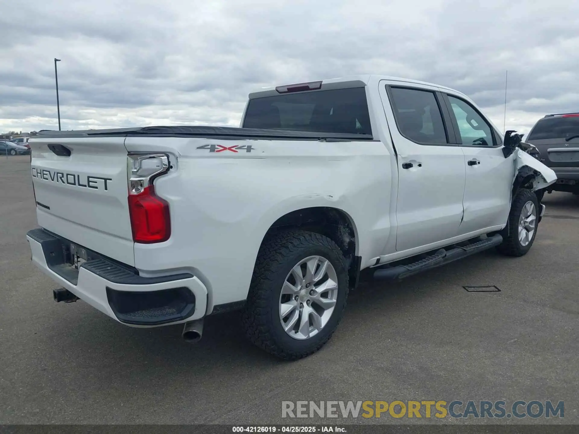 4 Photograph of a damaged car 1GCPYBEH5LZ321632 CHEVROLET SILVERADO 1500 2020