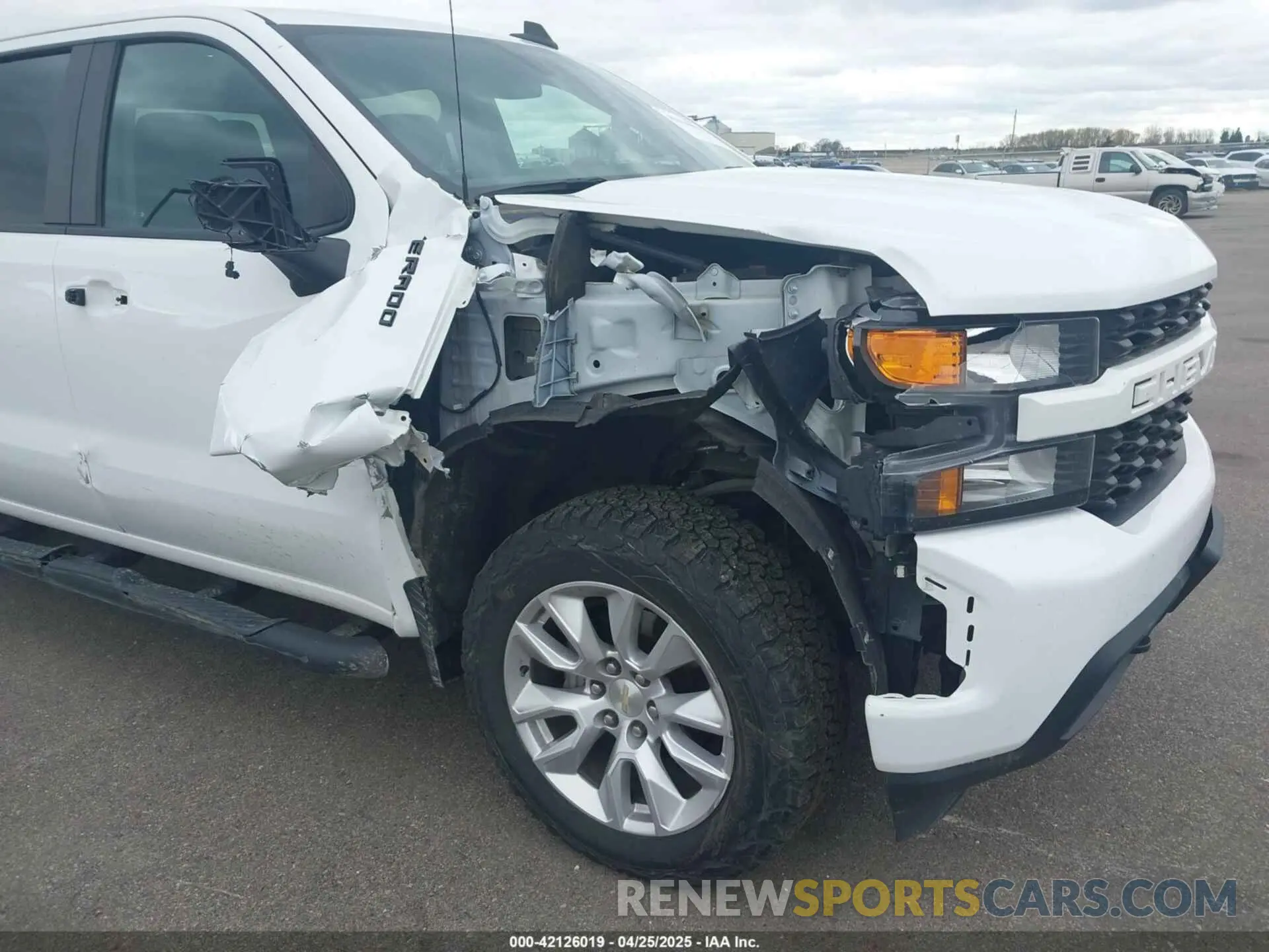 6 Photograph of a damaged car 1GCPYBEH5LZ321632 CHEVROLET SILVERADO 1500 2020