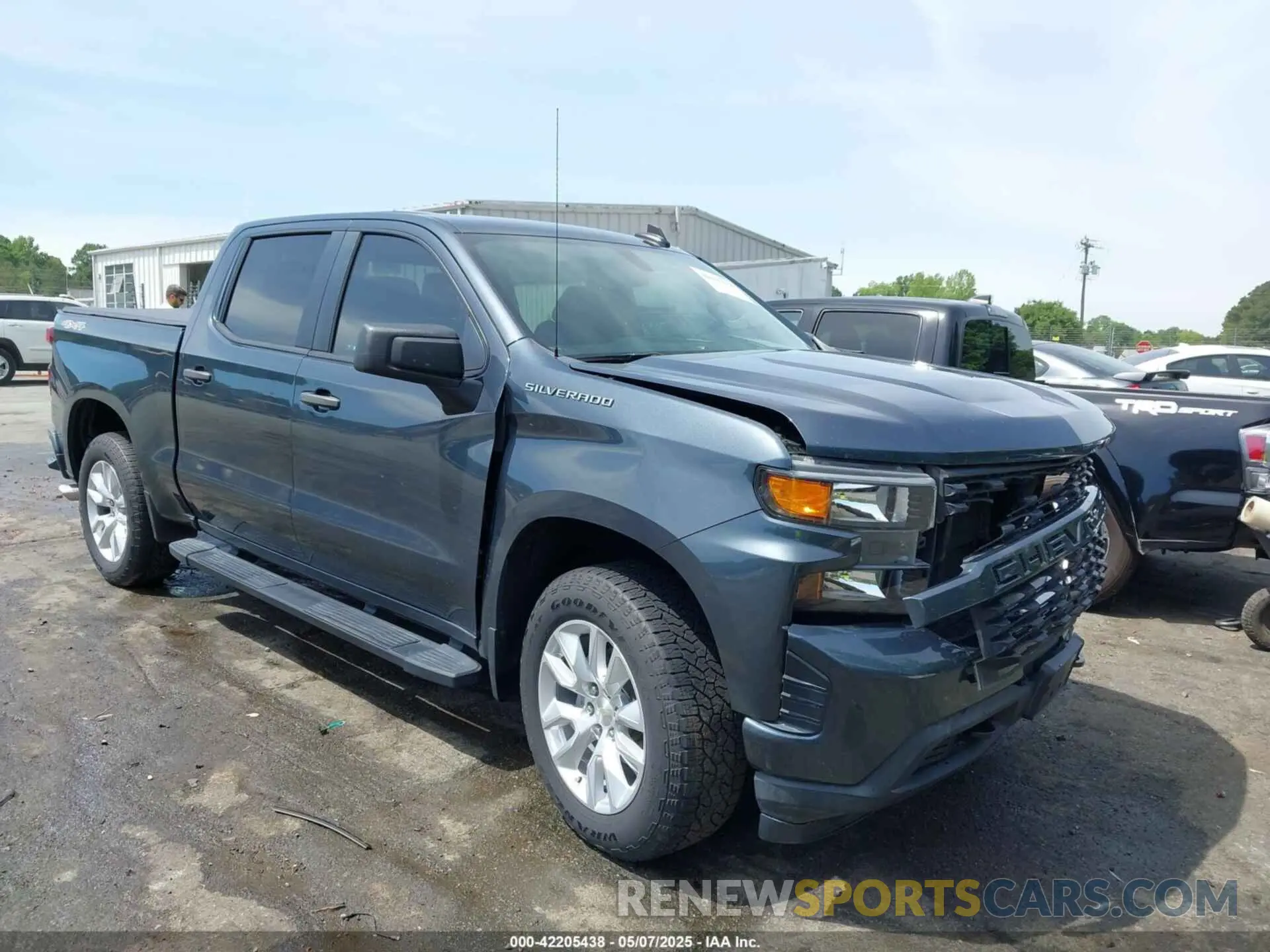 1 Photograph of a damaged car 1GCPYBEH8LZ206345 CHEVROLET SILVERADO 1500 2020