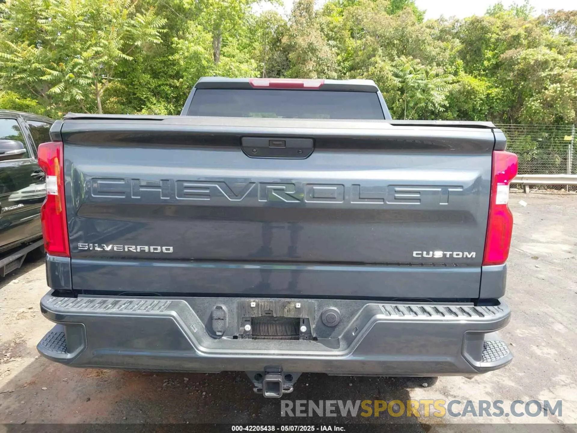 16 Photograph of a damaged car 1GCPYBEH8LZ206345 CHEVROLET SILVERADO 1500 2020