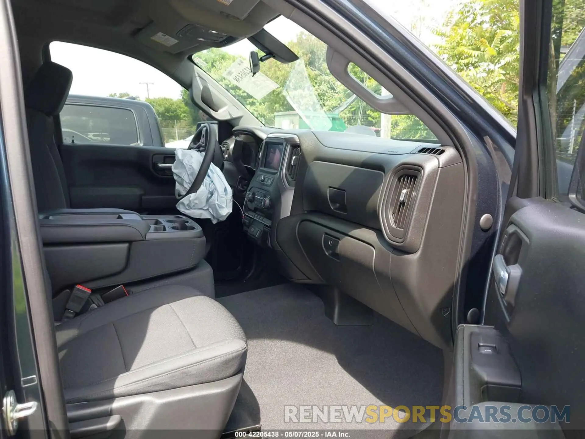 5 Photograph of a damaged car 1GCPYBEH8LZ206345 CHEVROLET SILVERADO 1500 2020