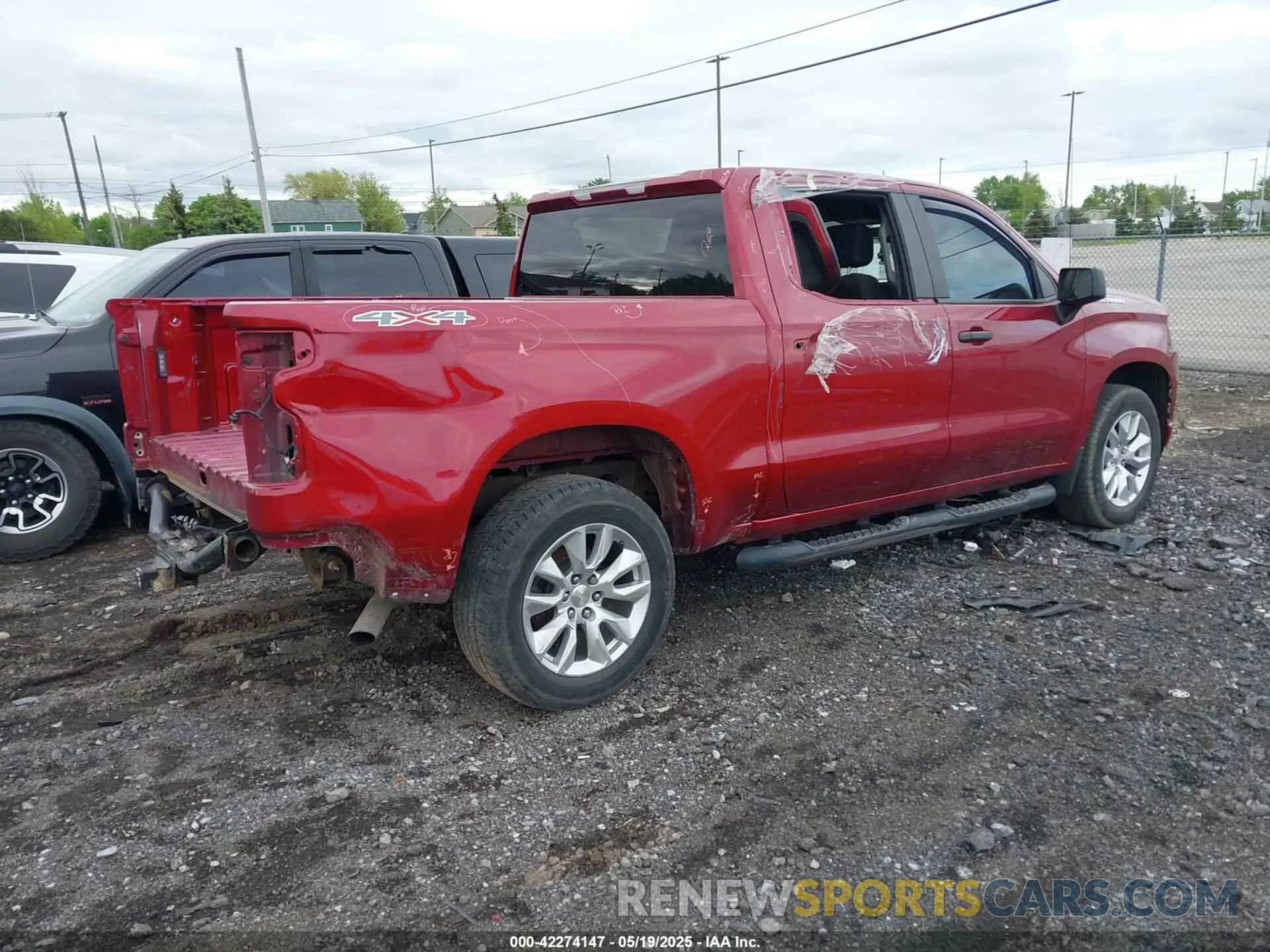 4 Photograph of a damaged car 1GCPYBEK7LZ310563 CHEVROLET SILVERADO 1500 2020