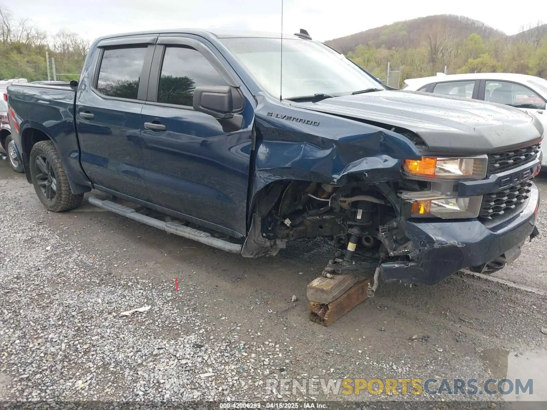 1 Photograph of a damaged car 1GCPYBEK8LZ181930 CHEVROLET SILVERADO 1500 2020