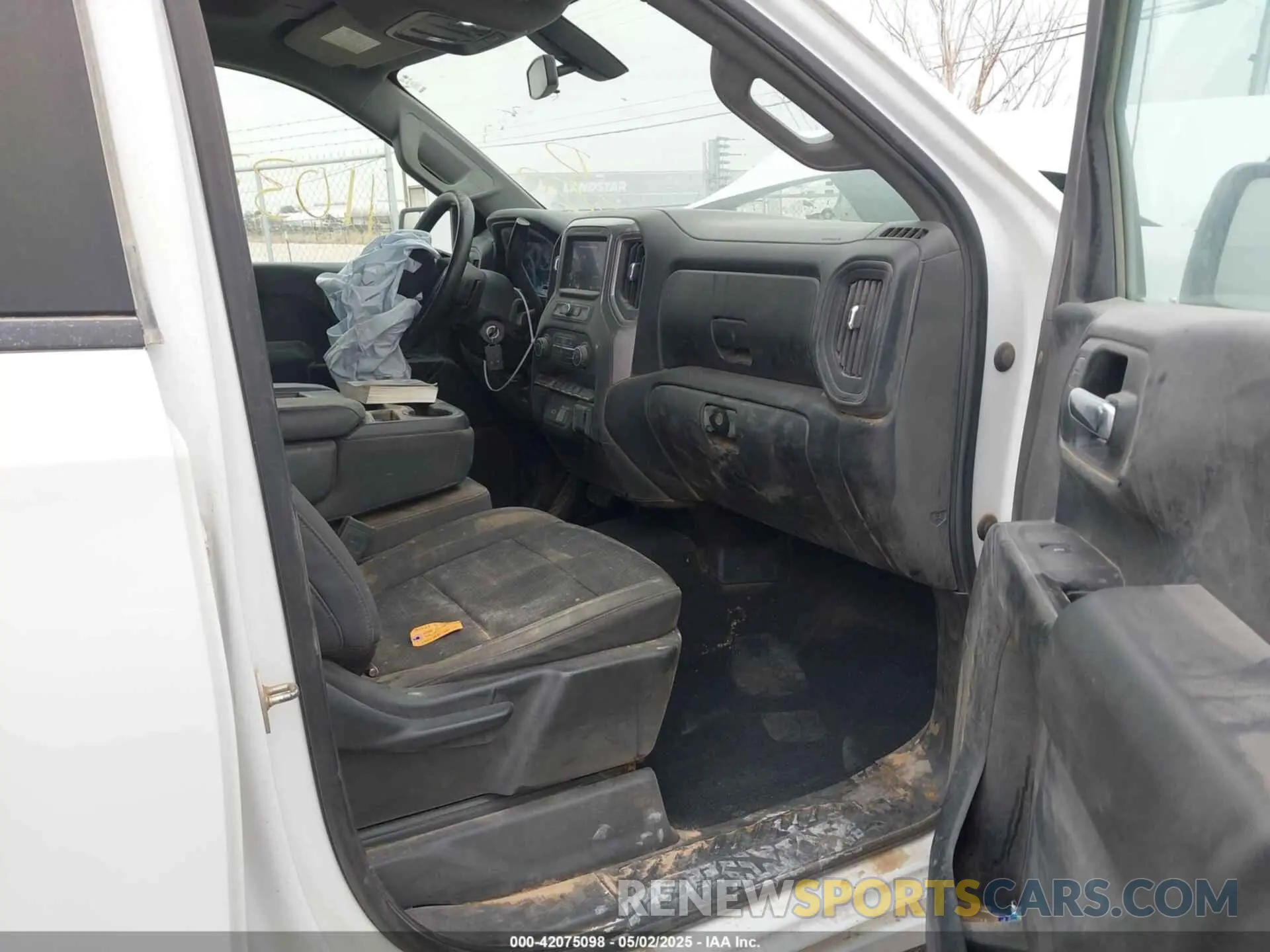 5 Photograph of a damaged car 1GCPYBEK8LZ193706 CHEVROLET SILVERADO 1500 2020