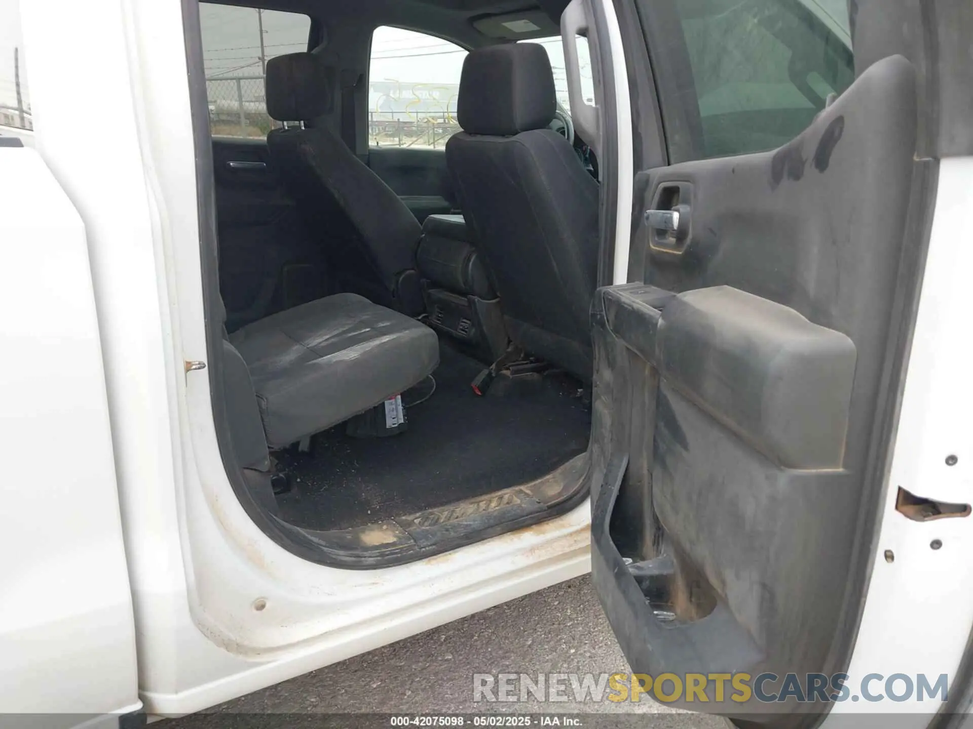 8 Photograph of a damaged car 1GCPYBEK8LZ193706 CHEVROLET SILVERADO 1500 2020