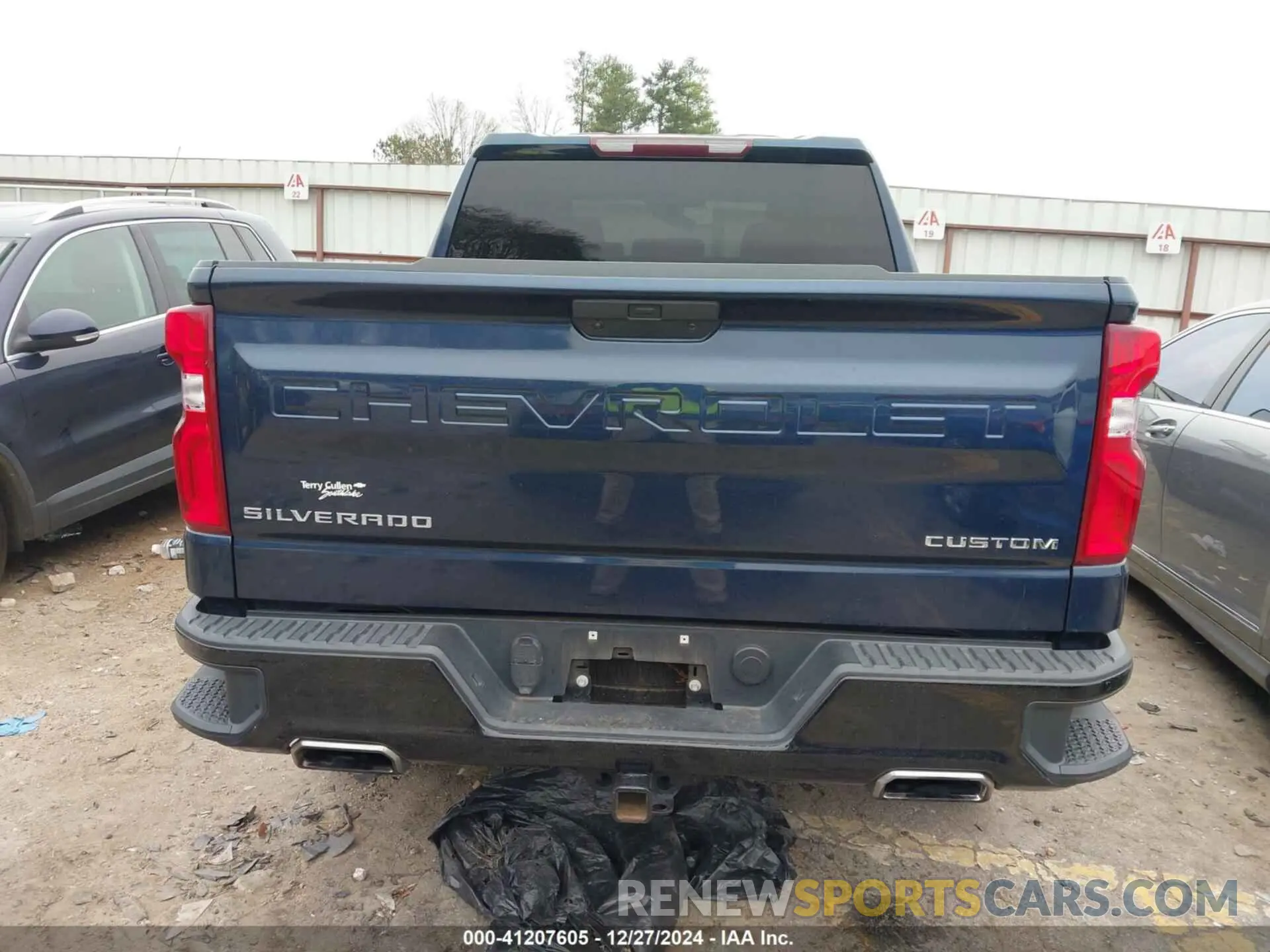 17 Photograph of a damaged car 1GCPYCEF1LZ127023 CHEVROLET SILVERADO 1500 2020