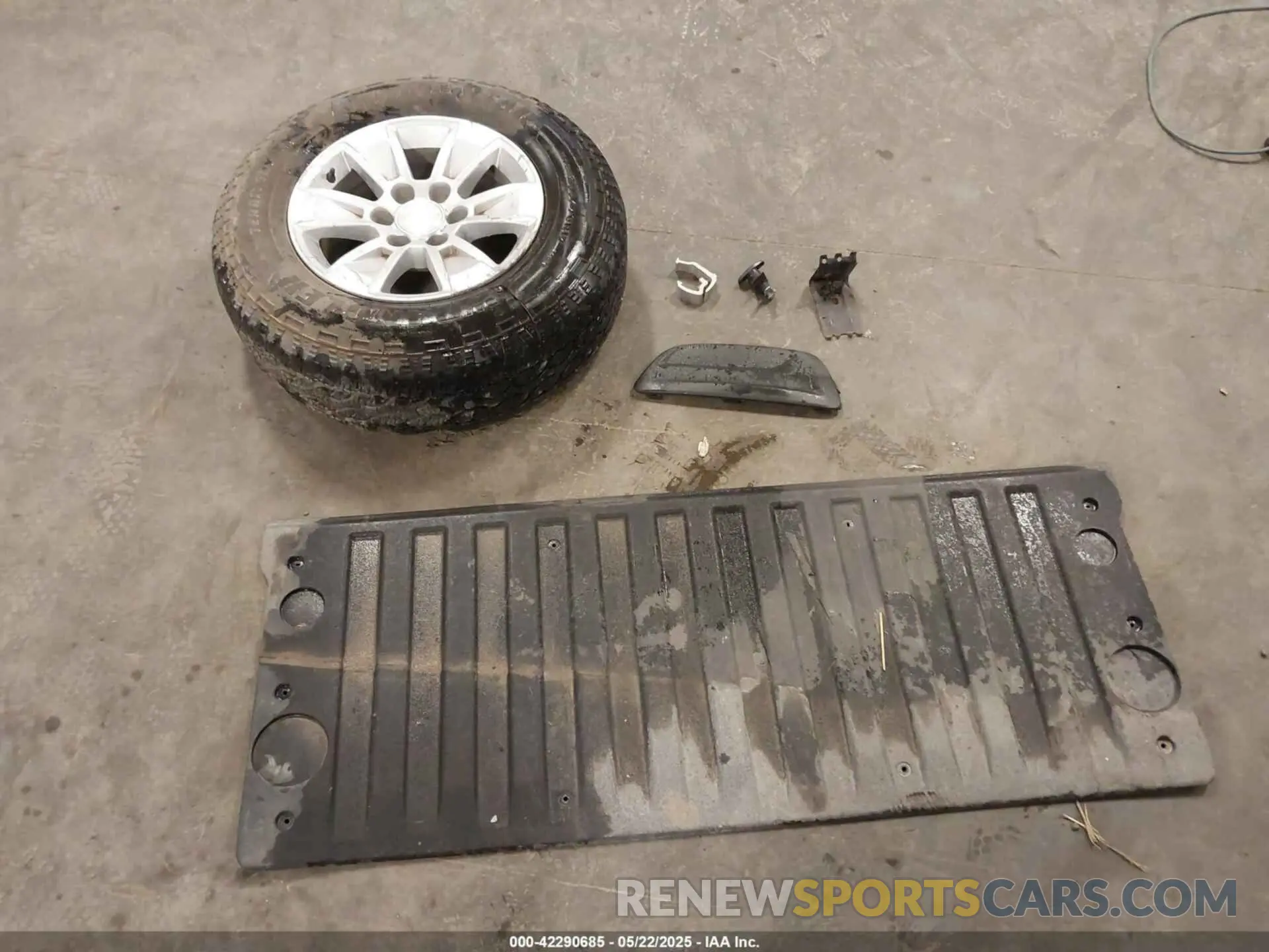12 Photograph of a damaged car 1GCPYDEK8LZ128334 CHEVROLET SILVERADO 1500 2020
