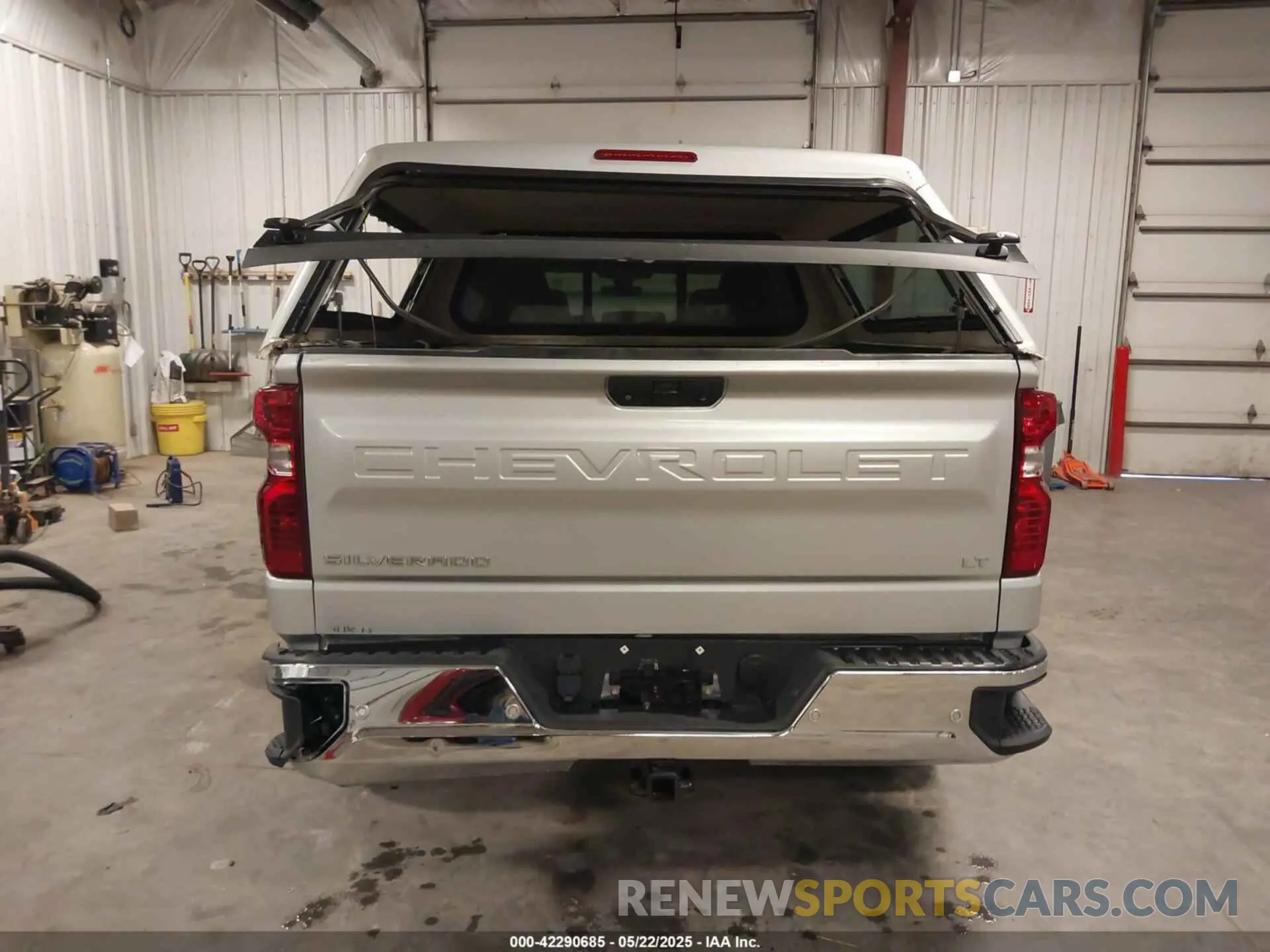 17 Photograph of a damaged car 1GCPYDEK8LZ128334 CHEVROLET SILVERADO 1500 2020